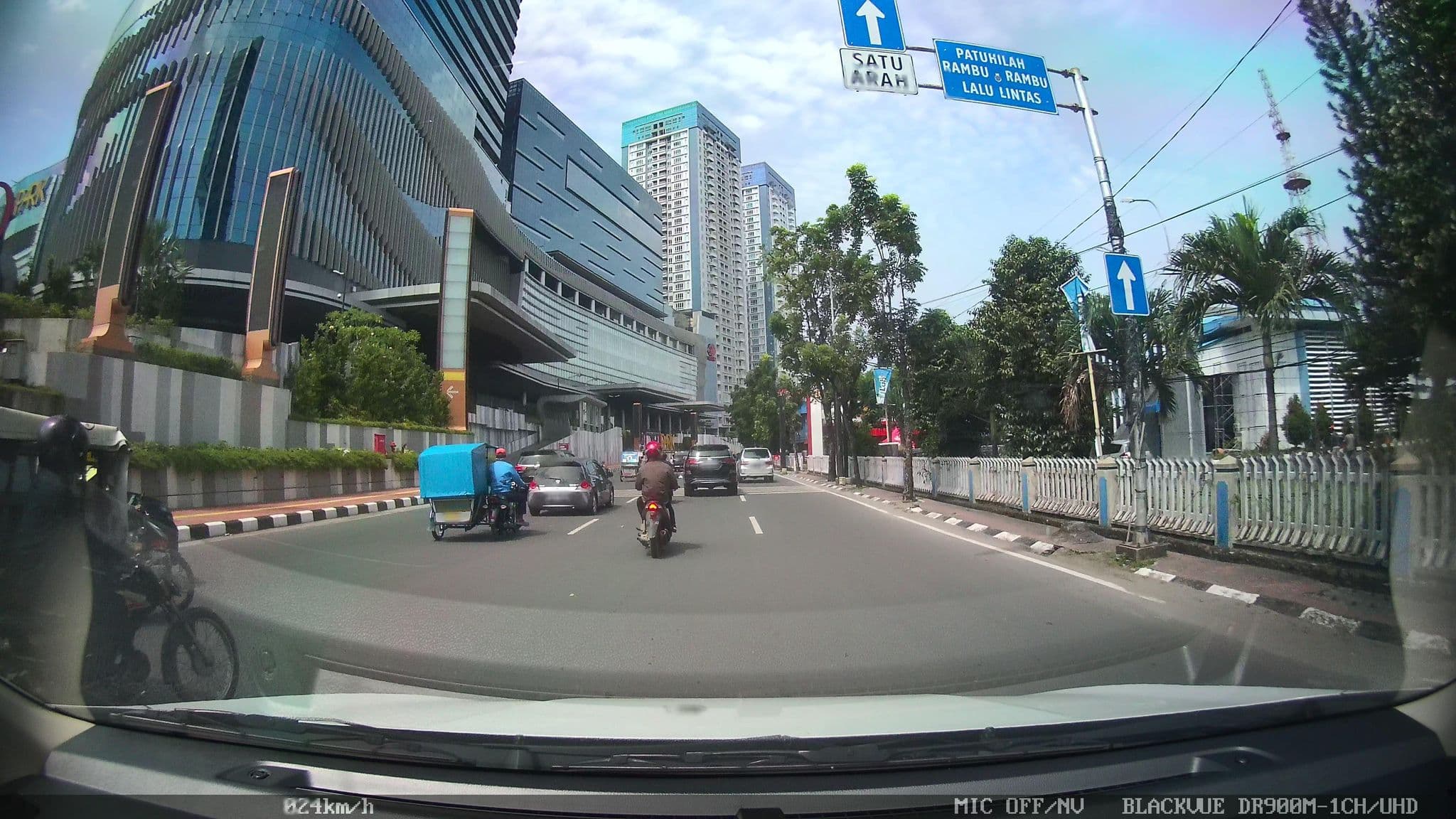 Street view near Al-Badr Hotel Jeddah, Medan — © kaart_2 (CC BY-SA · Mapillary)