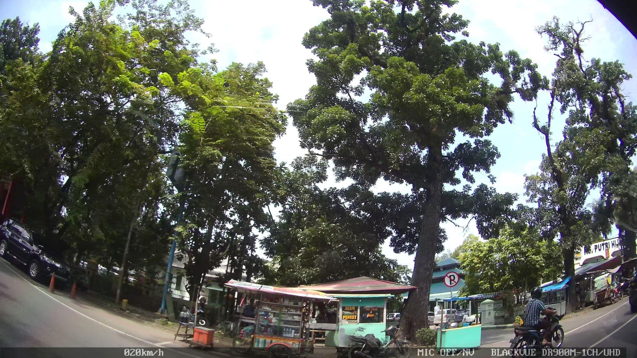 Street view near Hotel Harris FX Sudirman, Medan — © kaart_2 (CC BY-SA · Mapillary)