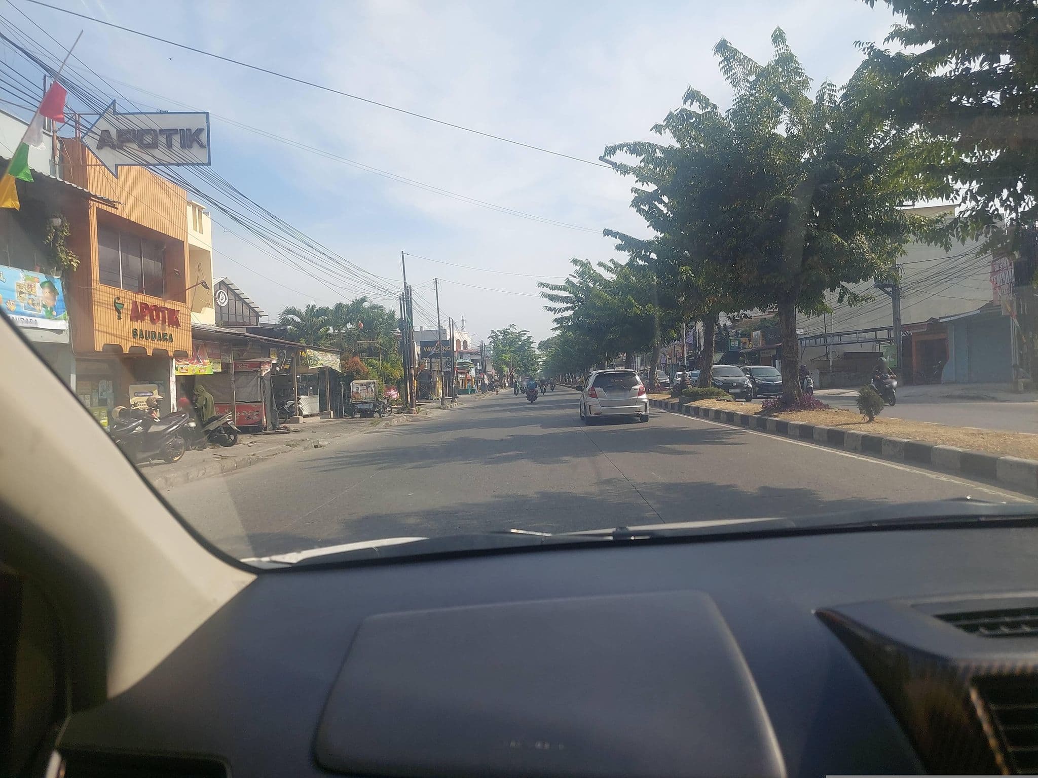 Street view near Hotel Grand Antares Medan, Medan — © donny3009 (CC BY-SA · Mapillary)