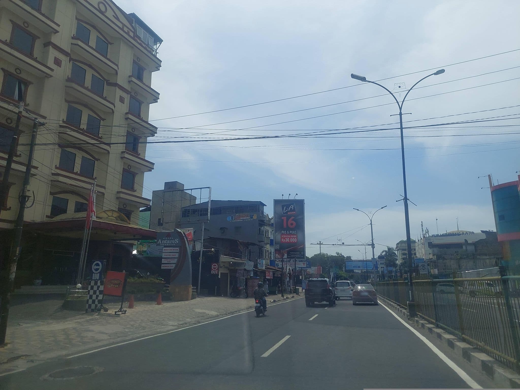Street view near Hotel Antares Indonesia, Jl. Sisingamangaraja No.328 Medan, Medan — © donny3009 (CC BY-SA · Mapillary)