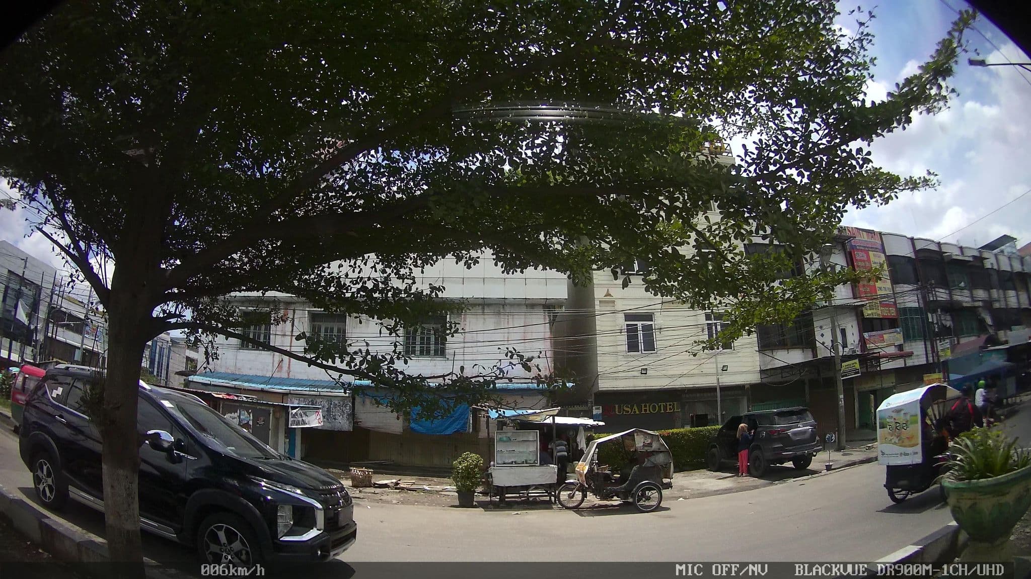 Street view near Hotel Nusa Inn Jln Aksara 144 Depan Buana Plaza, Medan — © kaart_2 (CC BY-SA · Mapillary)