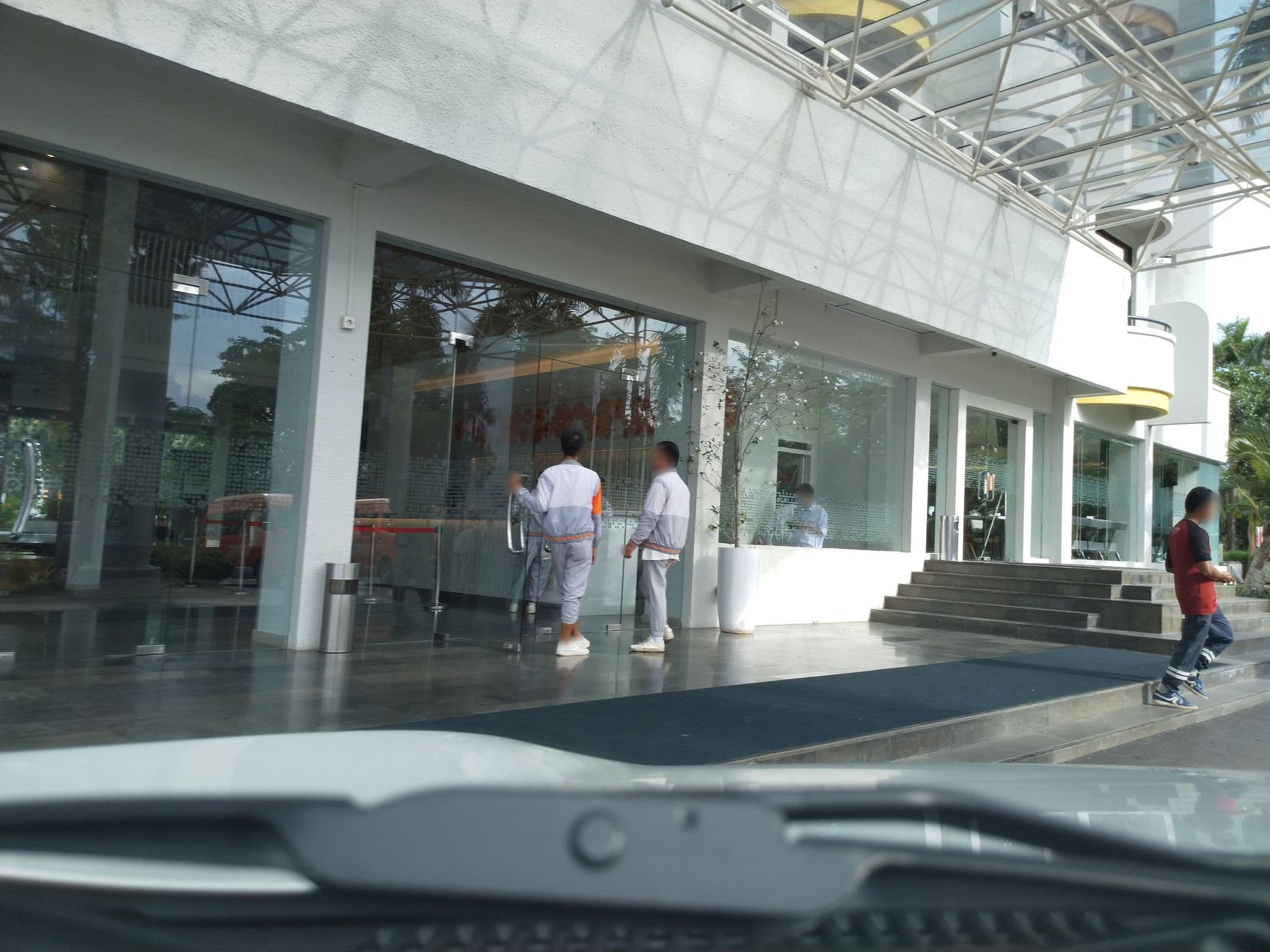 Street view near HARRIS Resort, Batam — © feribacsi (CC BY-SA · Mapillary)