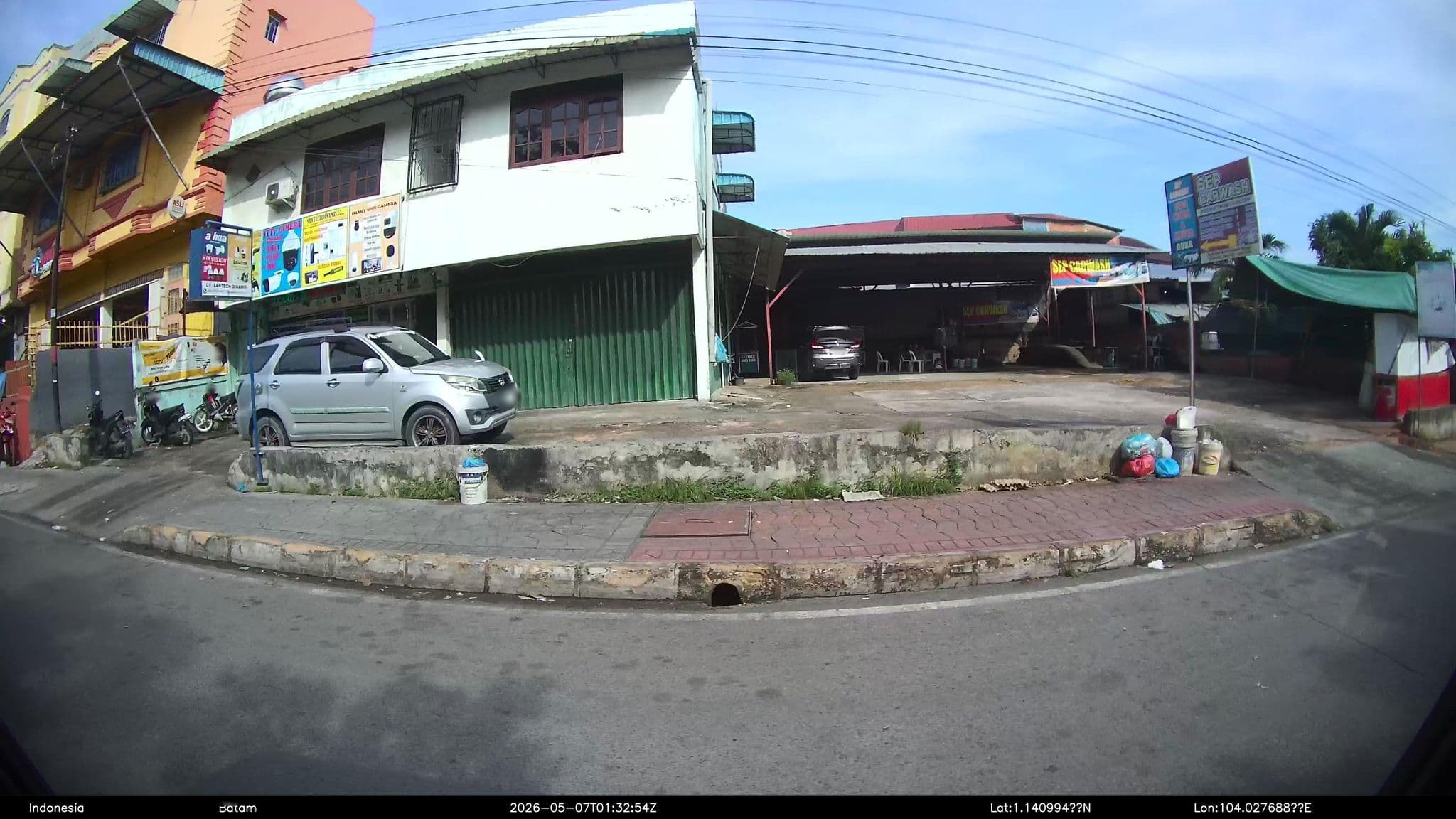 Street view near Holiday Inn, Batam — © Kaart---LEFT (CC BY-SA · Mapillary)