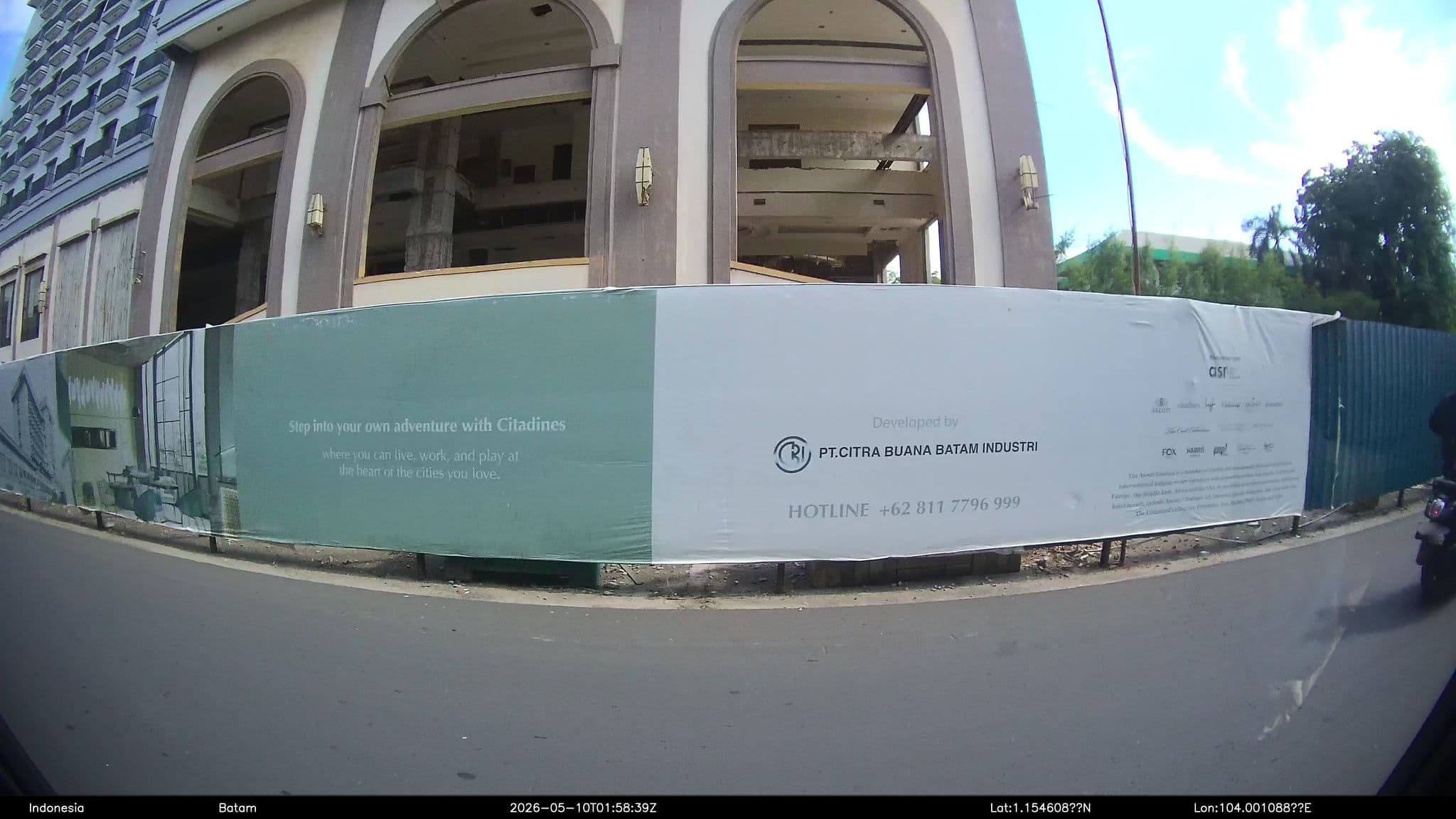 Street view near Harbour Bay Amir Hotel, Batam — © Kaart---LEFT (CC BY-SA · Mapillary)