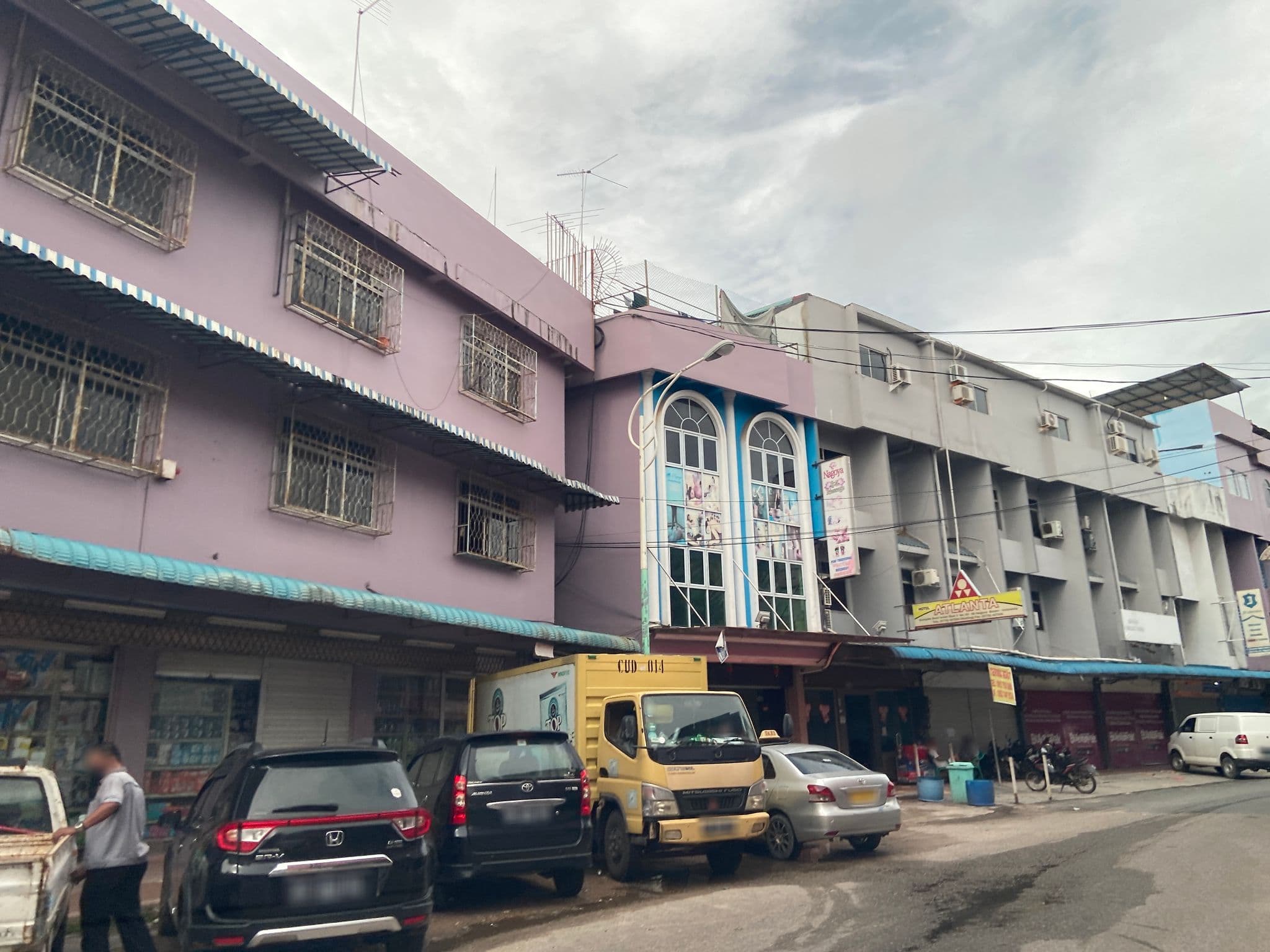 Street view near Hotel Atlanta, Batam — © david09 (CC BY-SA · Mapillary)