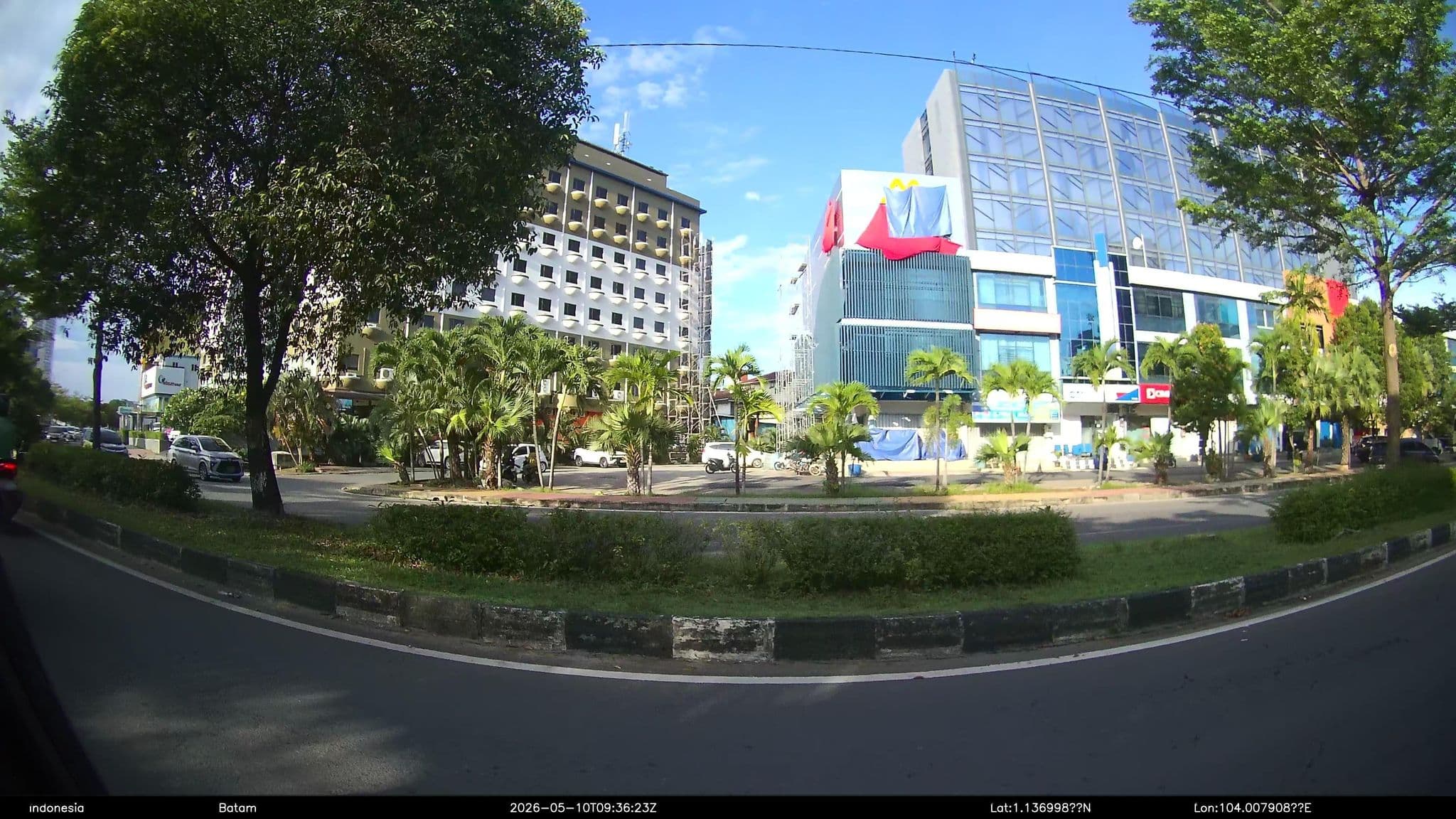 Street view near Artotel, Batam — © Kaart---RIGHT (CC BY-SA · Mapillary)
