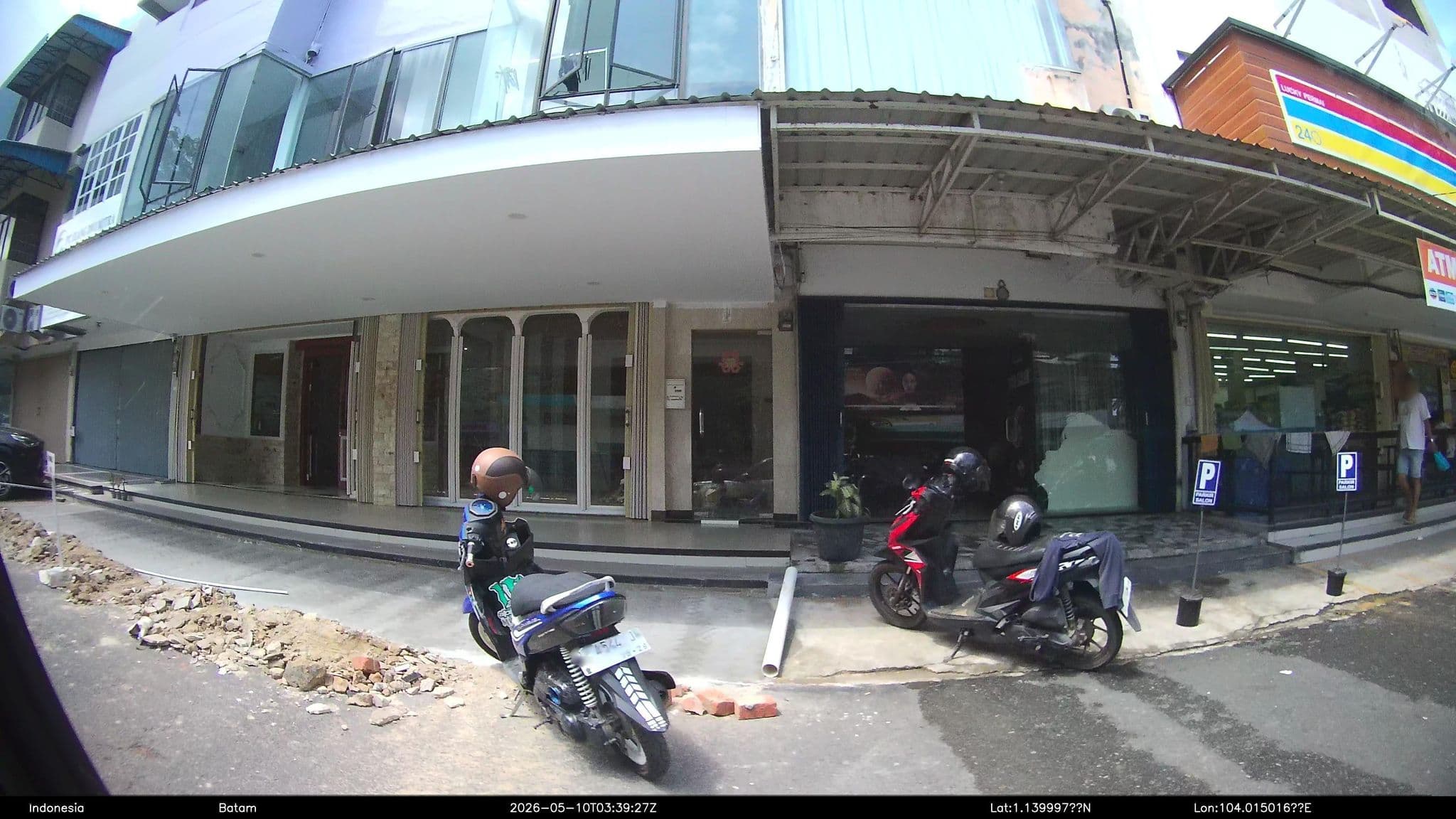 Street view near Bina Batam Usaha Jaya PT, Batam — © Kaart---RIGHT (CC BY-SA · Mapillary)