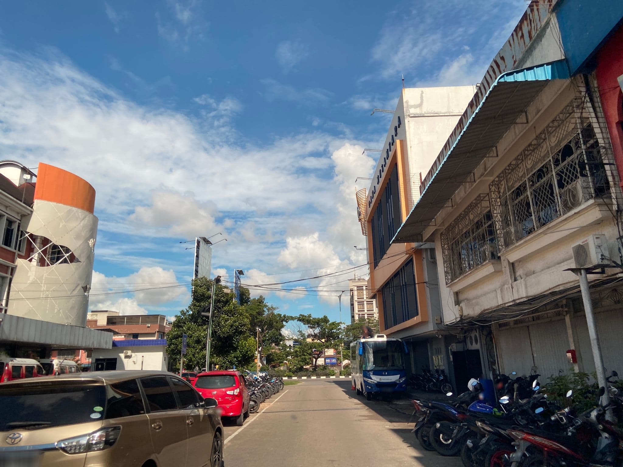 Street view near Orion Hotel, Batam — © david09 (CC BY-SA · Mapillary)