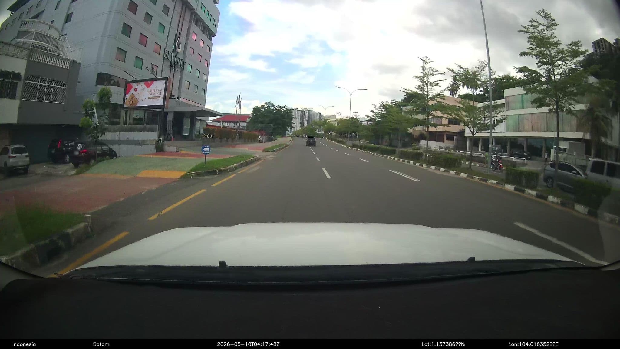 Street view near Mercure Hotel, Batam — © Kaart---FRONT (CC BY-SA · Mapillary)