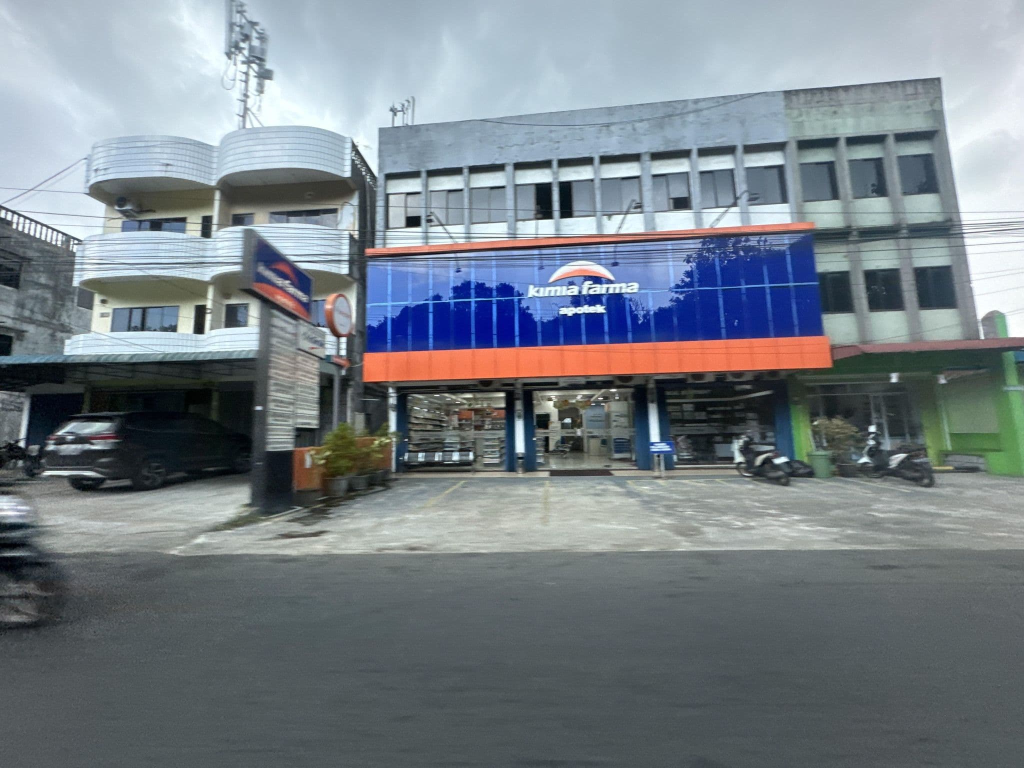 Street view near Bintan Plaza Hotel, Tanjung Pinang — © filipb (CC BY-SA · Mapillary)