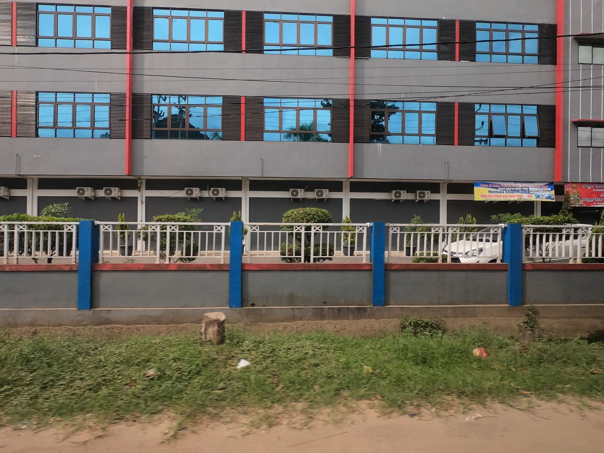 Street view near Airy Singkawang Barat Ahmad Yani Graha Wahana, Singkawang — © addharuery (CC BY-SA · Mapillary)