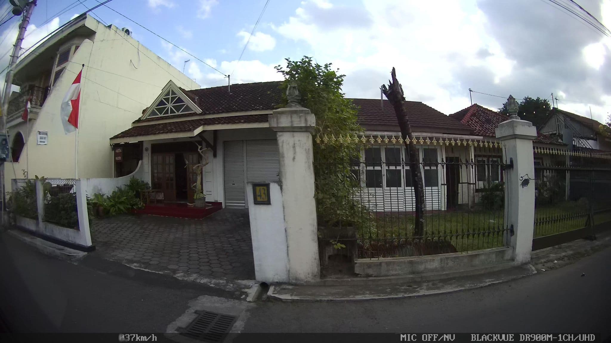 Street view near Wonderloft Hostel, Yogyakarta — © kaart_2 (CC BY-SA · Mapillary)