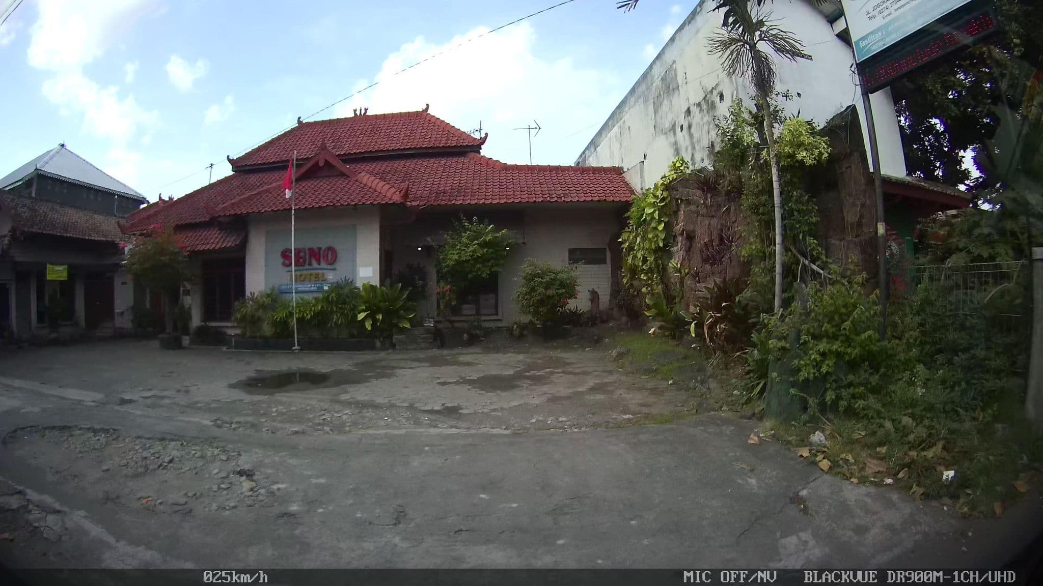 Street view near Hotel Jogokaryan, Yogyakarta — © kaart_2 (CC BY-SA · Mapillary)