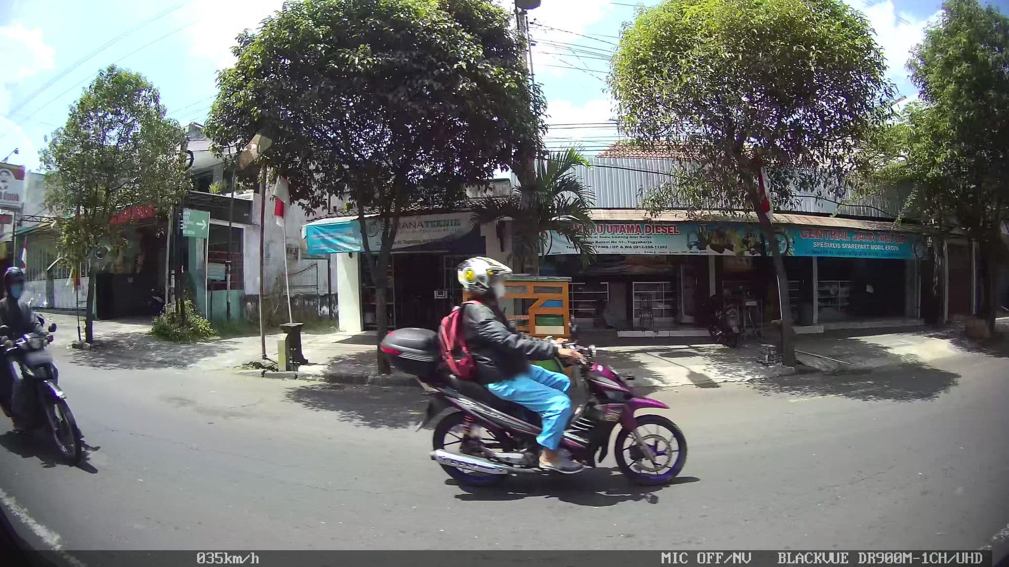 Street view near Hotel Pugeran, Yogyakarta — © kaart_2 (CC BY-SA · Mapillary)