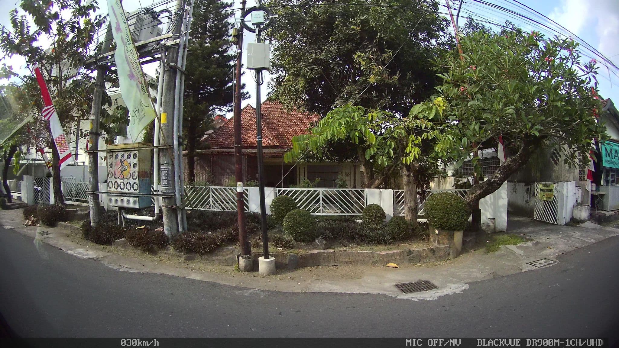Street view near Grand palace Hotel|Mangkuyudan Yogyakarta, Yogyakarta — © kaart_2 (CC BY-SA · Mapillary)