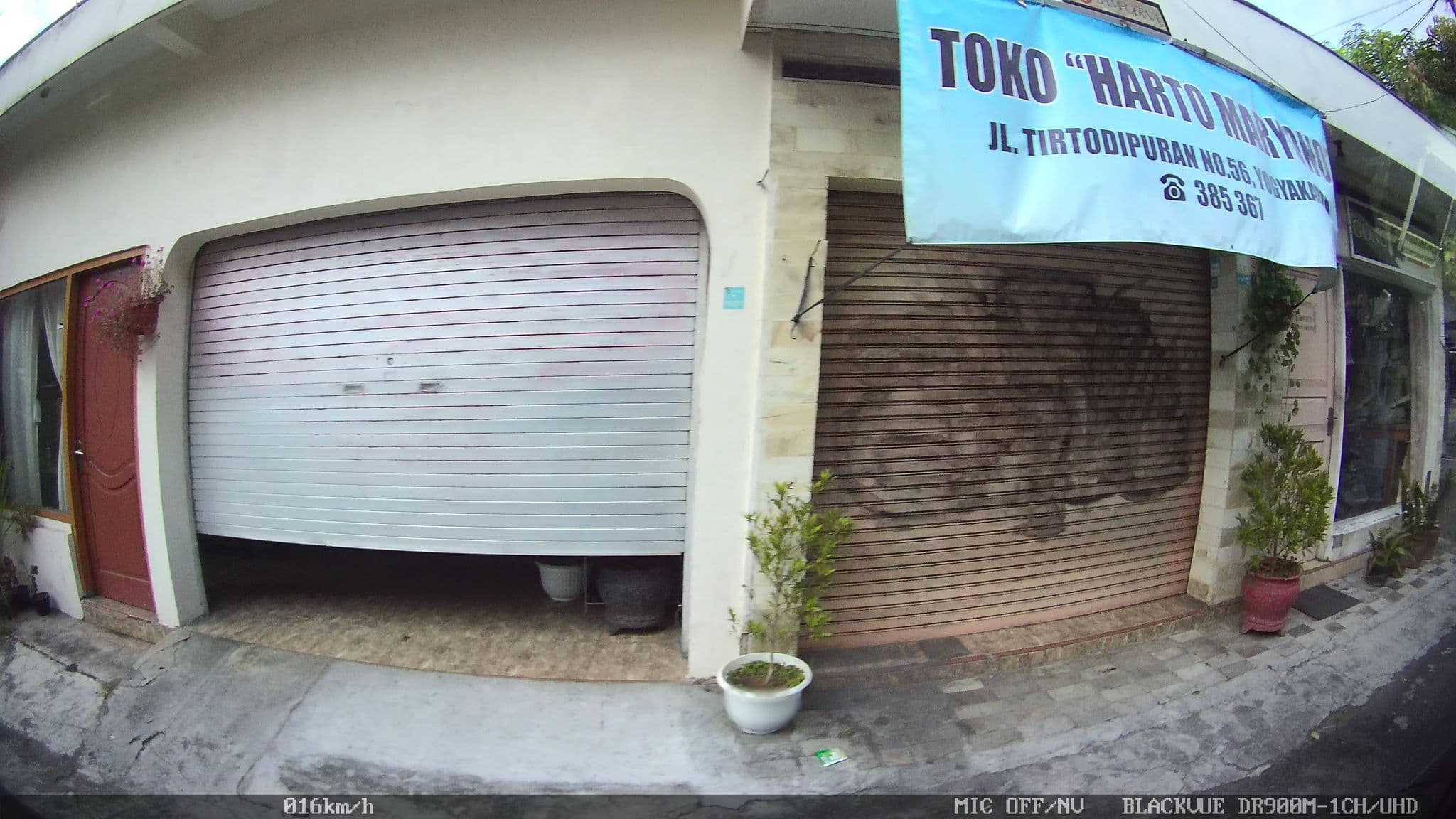 Street view near Rumah Eyang Guesthouse & Art Gallery, Yogyakarta — © kaart_1 (CC BY-SA · Mapillary)