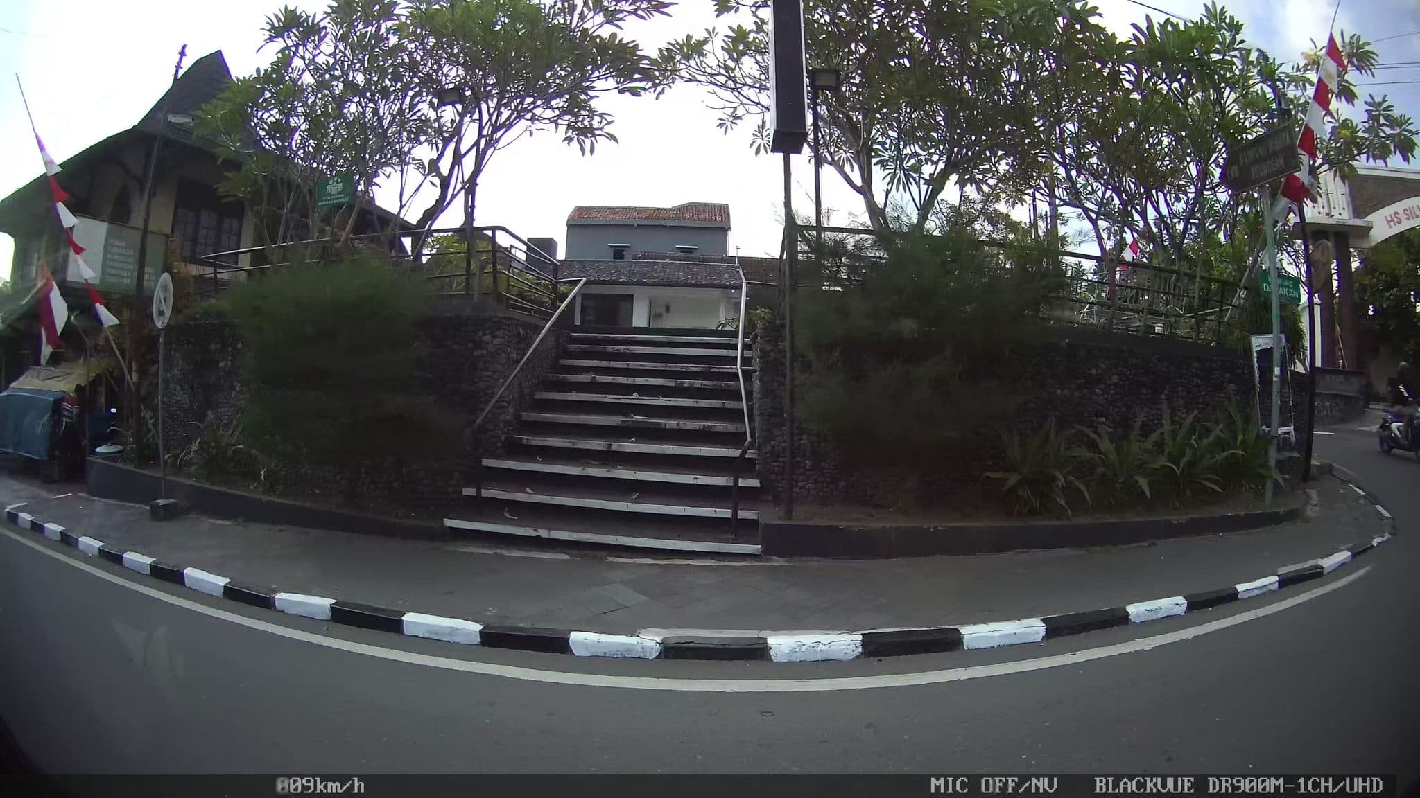 Street view near ndalem nathan royal heritage, Yogyakarta — © kaart_2 (CC BY-SA · Mapillary)