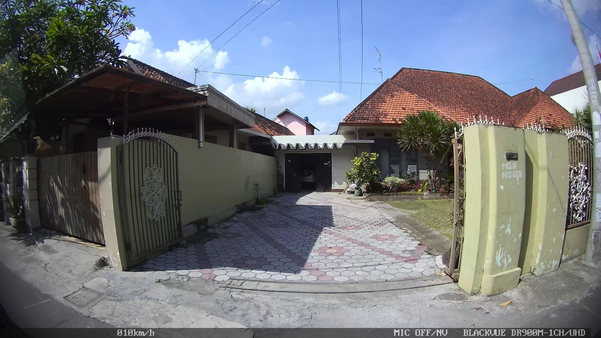 Street view near Diaga GrahaJl. Prawirotaman III, Yogyakarta — © kaart_1 (CC BY-SA · Mapillary)