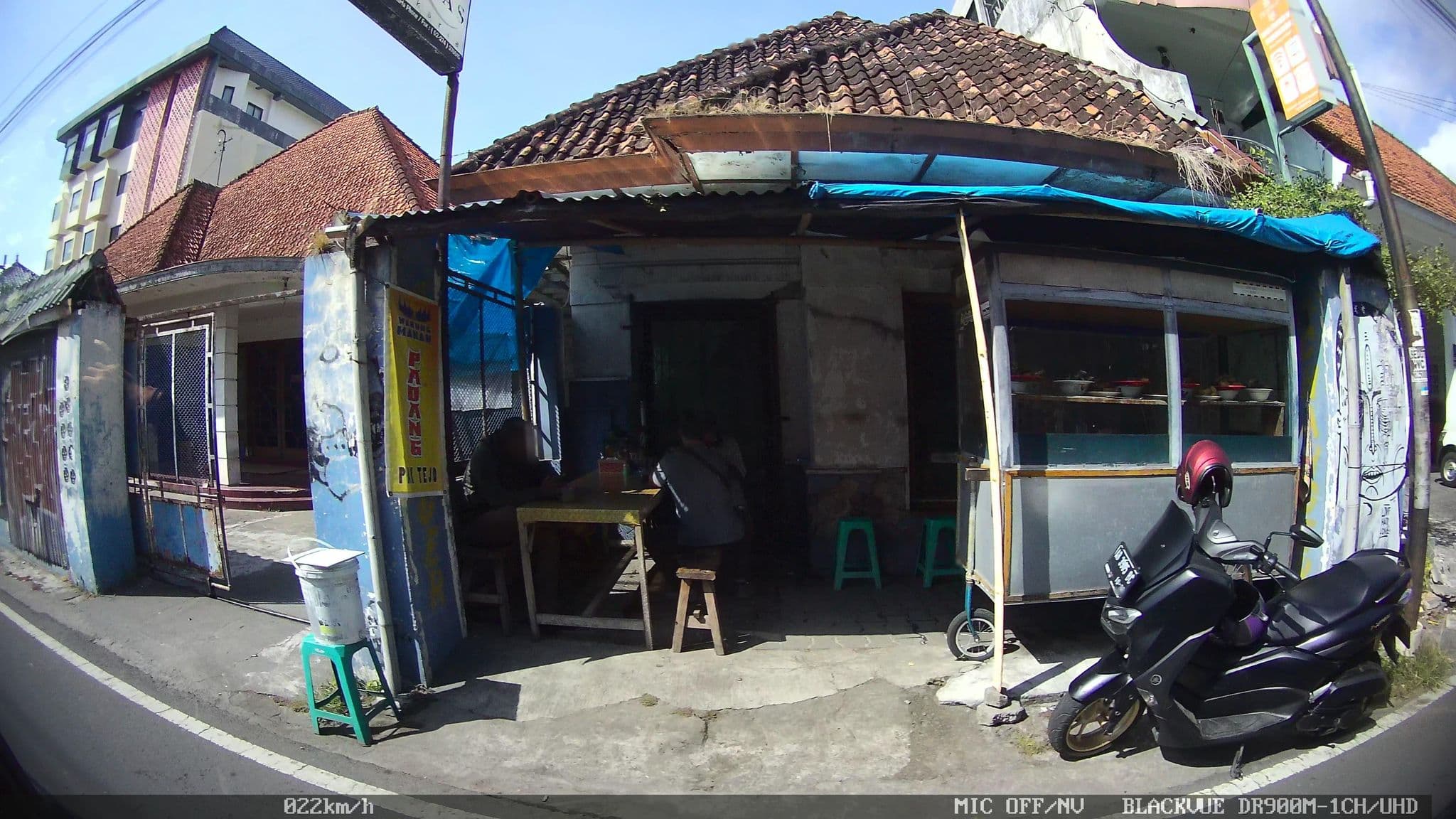 Street view near Hotel Prayogo, Yogyakarta — © kaart_2 (CC BY-SA · Mapillary)