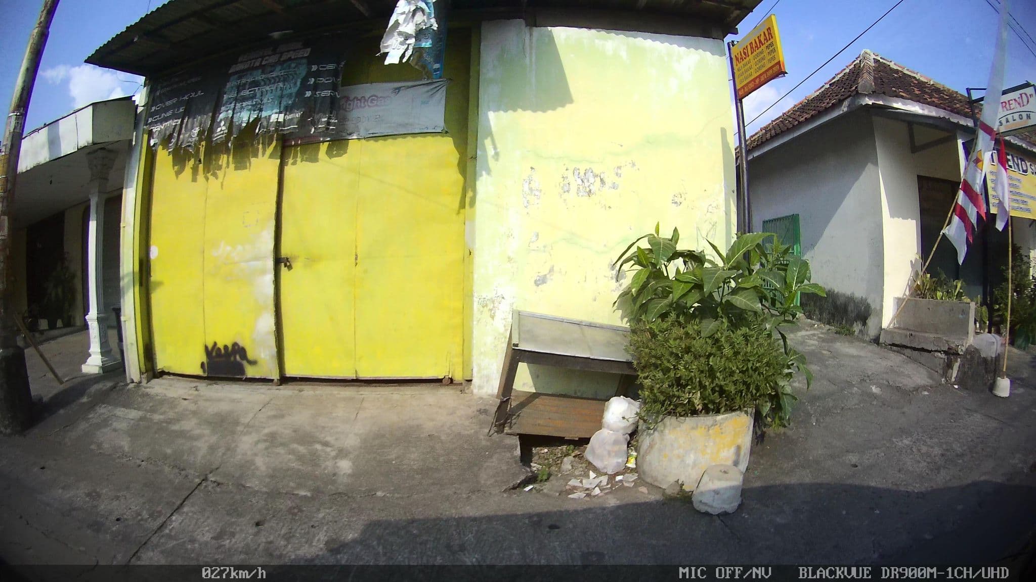 Street view near Wisma Taman siswa, Yogyakarta — © kaart_1 (CC BY-SA · Mapillary)