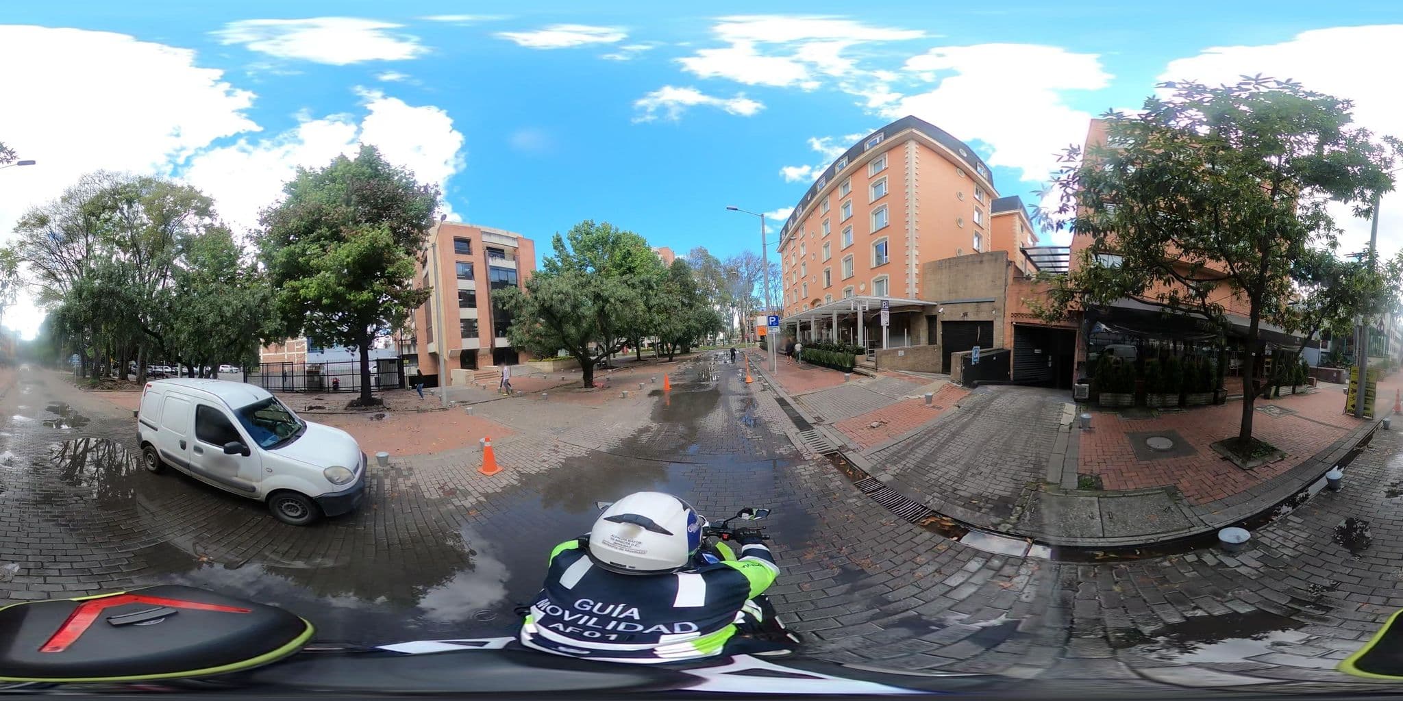 Street view near NH Royal Pavillon, Barrio San Luis — © cgalindop (CC BY-SA · Mapillary)