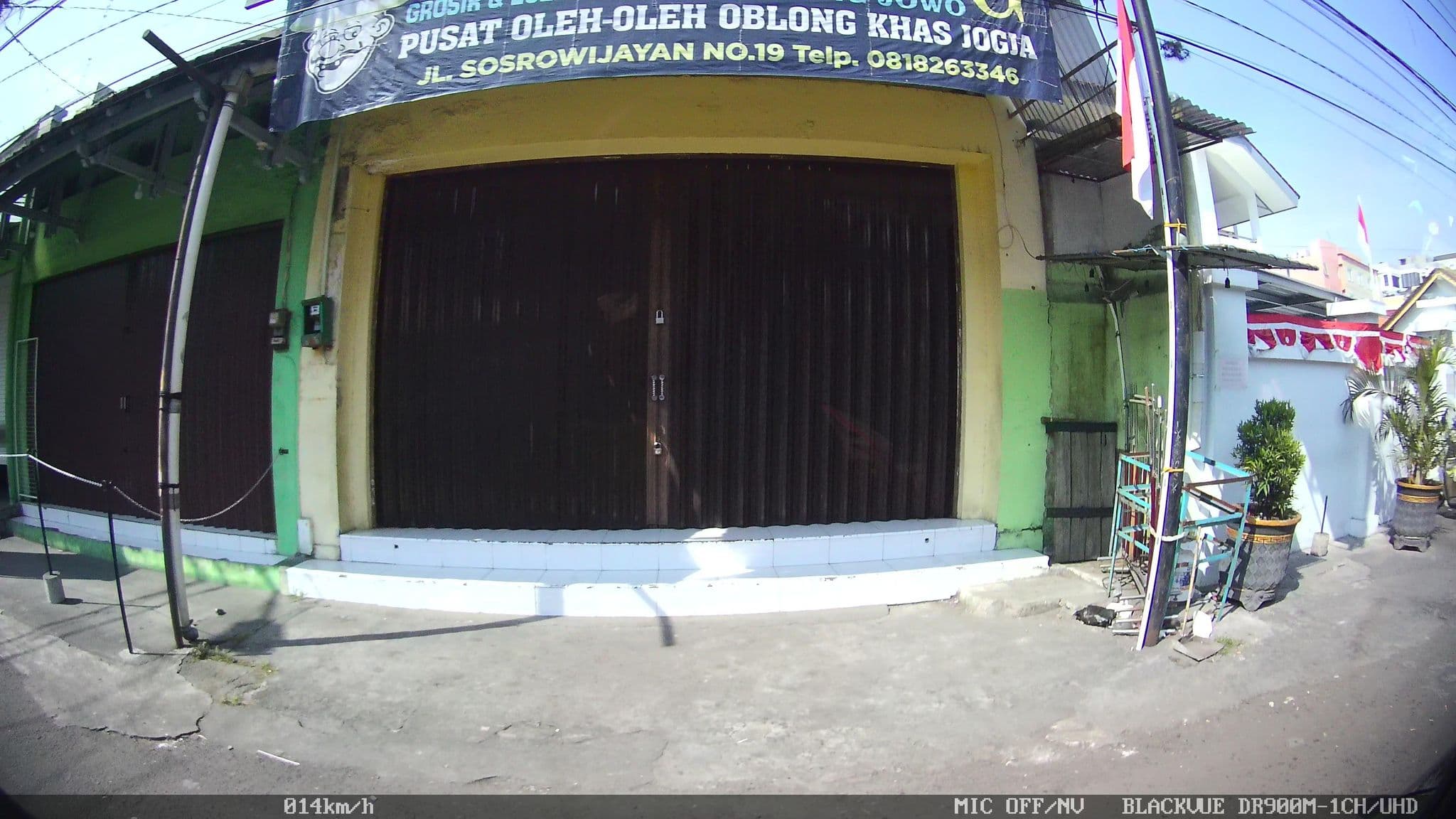 Street view near Malioboro Palace Hotel - jogjatourdriver.com, Yogyakarta — © kaart5 (CC BY-SA · Mapillary)