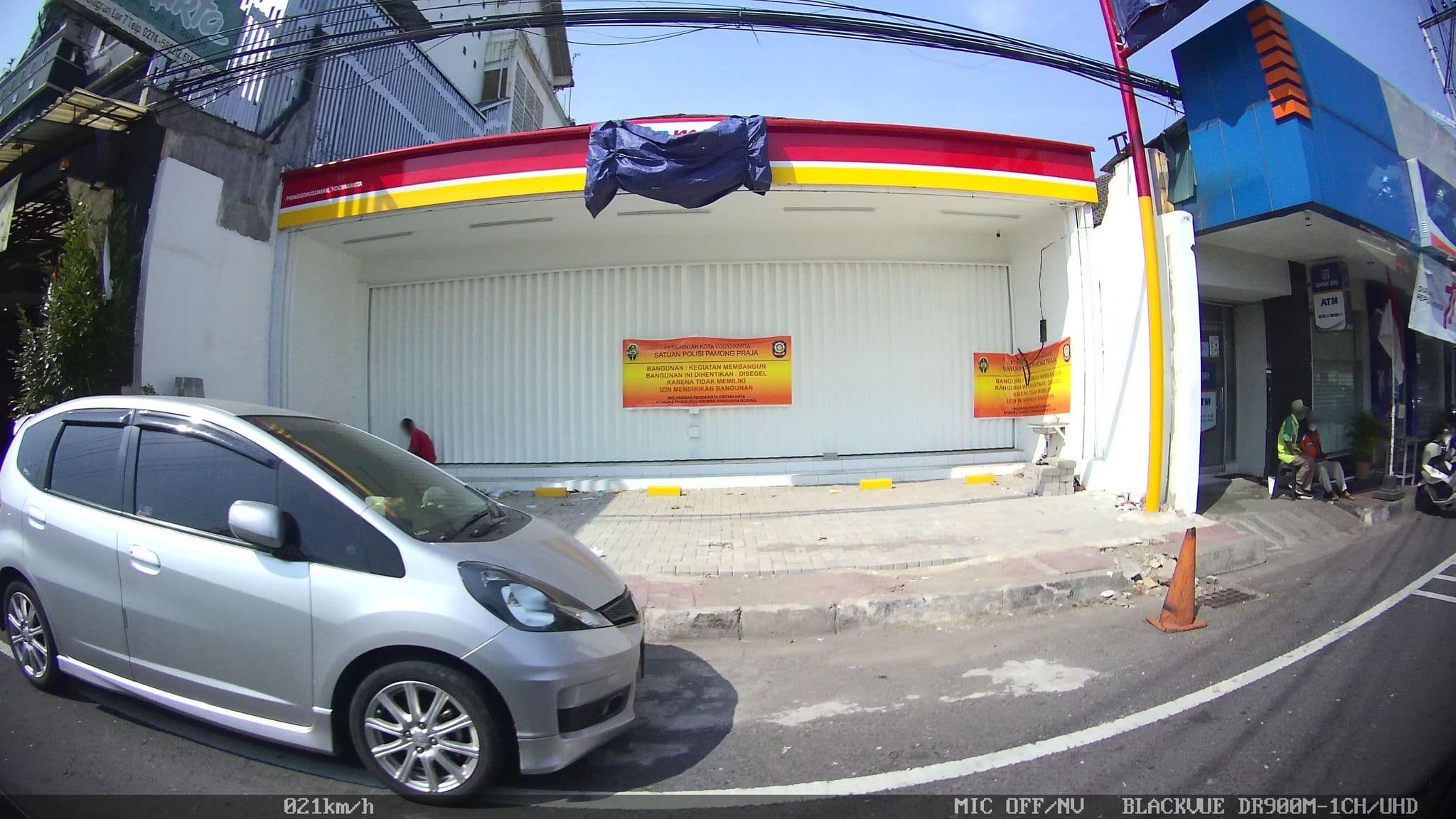 Street view near breakfat at Hotel Kota, Yogyakarta — © kaart5 (CC BY-SA · Mapillary)