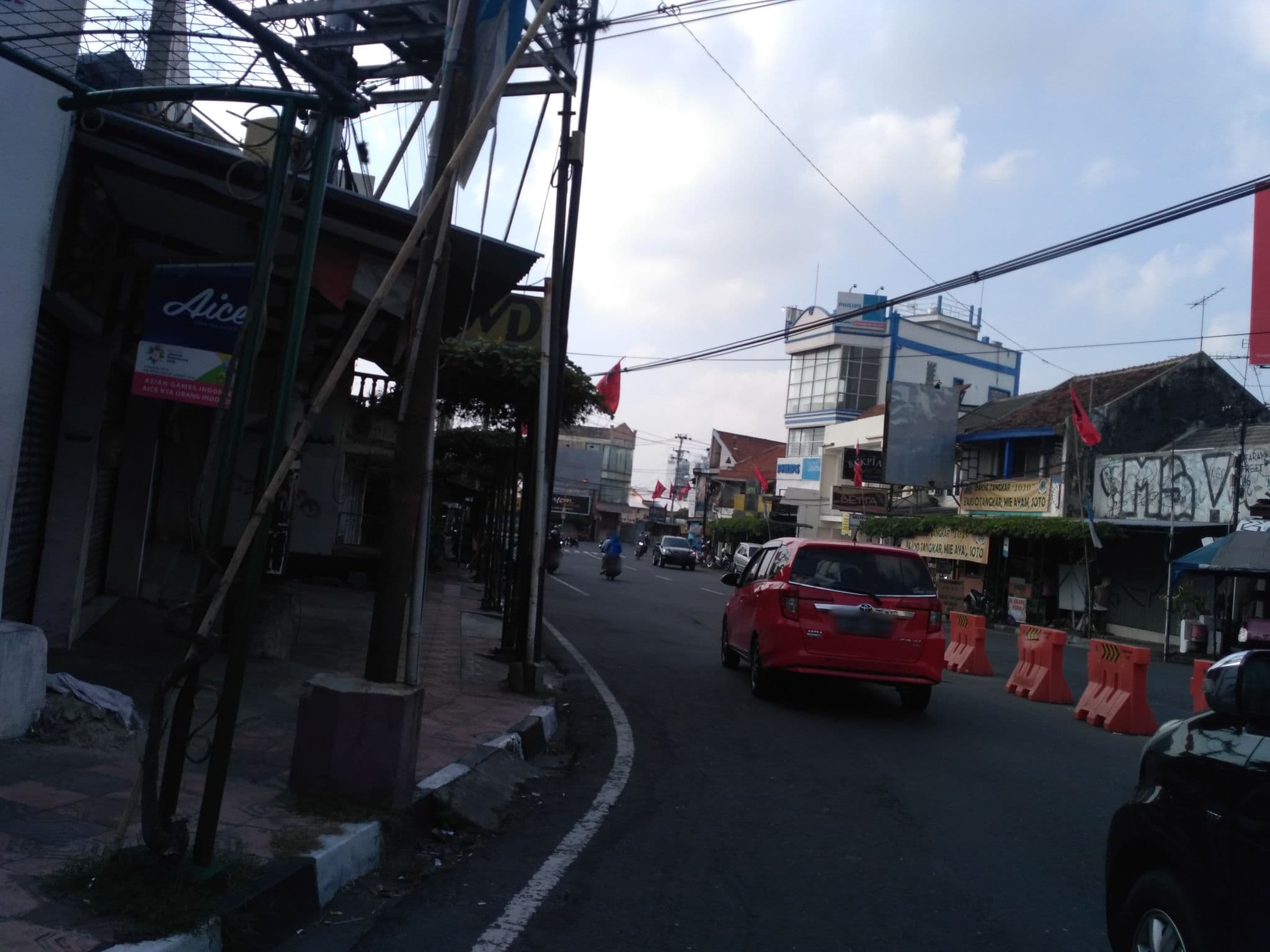Street view near Hotel Djambu Indah, Yogyakarta — © dina_permata (CC BY-SA · Mapillary)