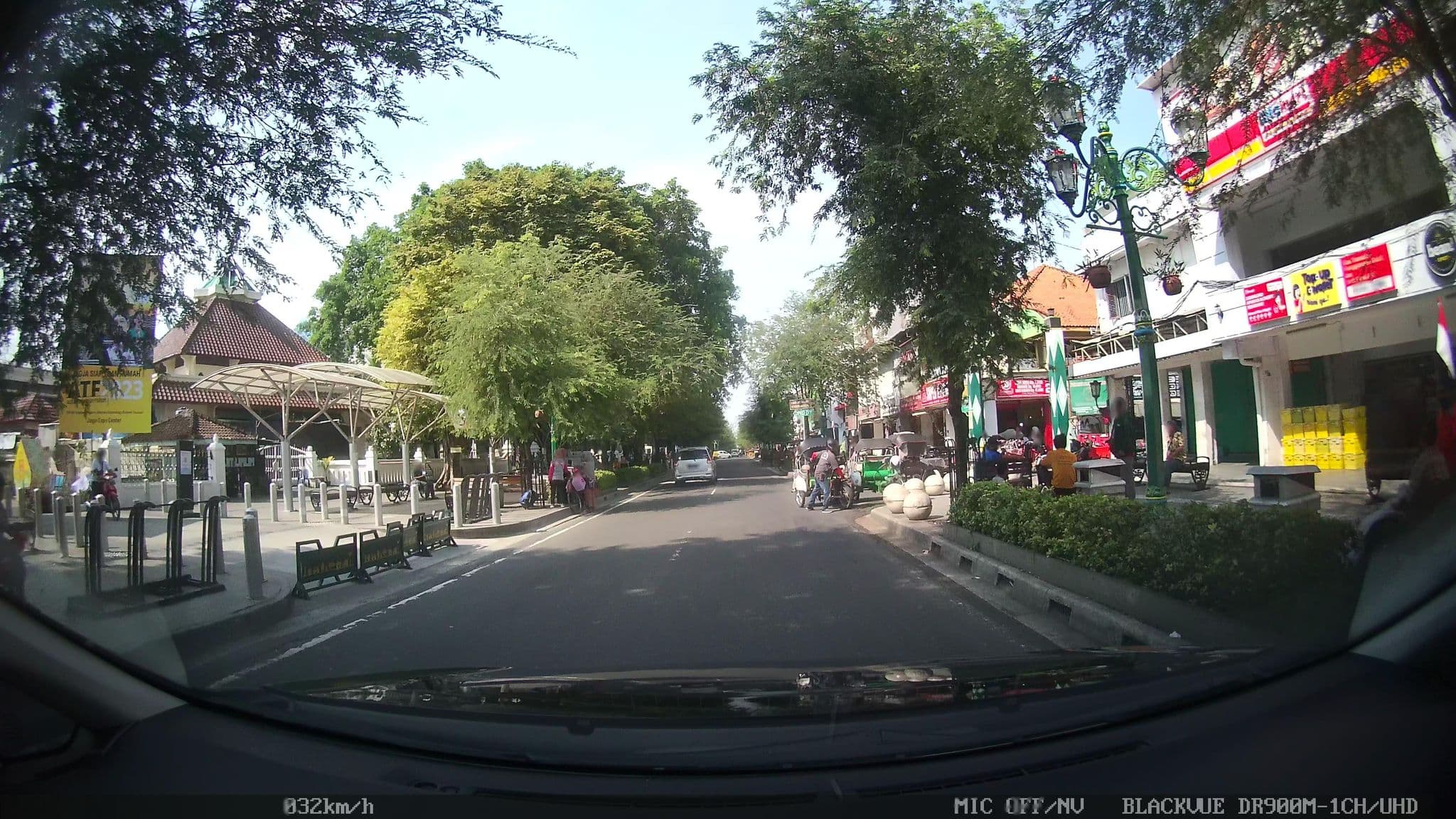 Street view near Wisma Superman, Yogyakarta — © kaart_2 (CC BY-SA · Mapillary)