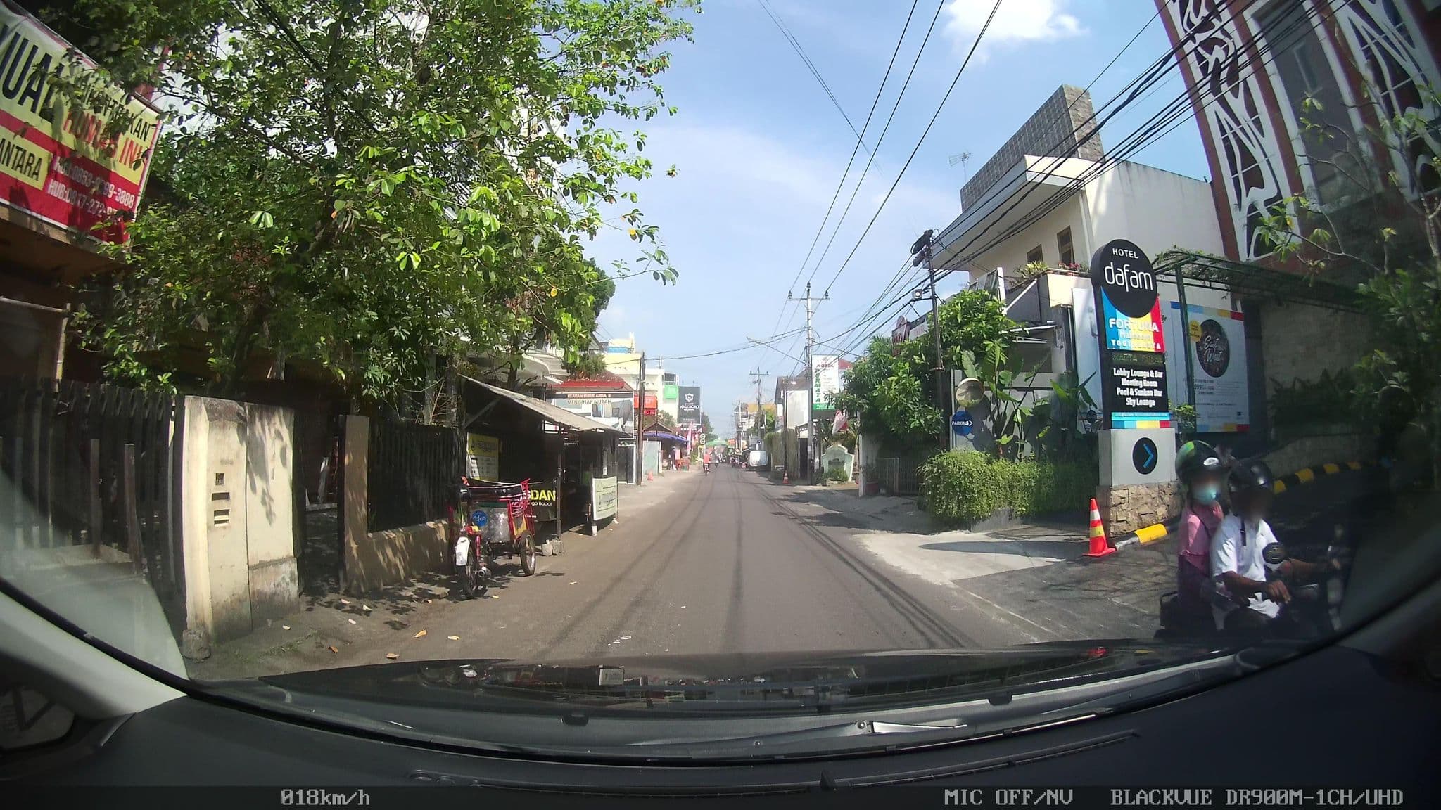 Street view near Penginapan Kunti, Yogyakarta — © kaart_2 (CC BY-SA · Mapillary)
