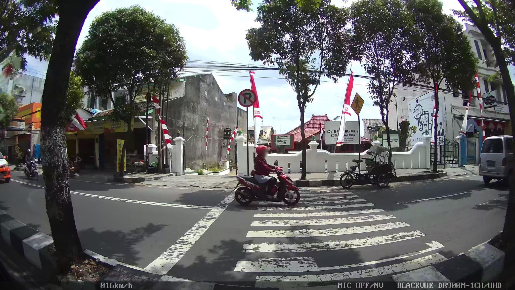 Street view near Edu Hostel, Yogyakarta — © kaart_1 (CC BY-SA · Mapillary)