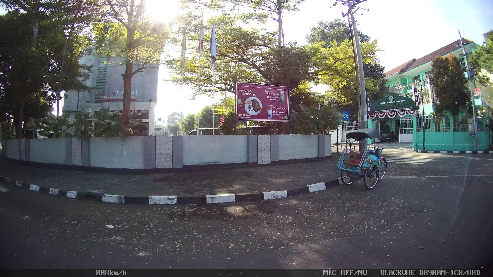 Street view near favehotel Kotabaru Yogyakarta, Yogyakarta — © kaart_2 (CC BY-SA · Mapillary)
