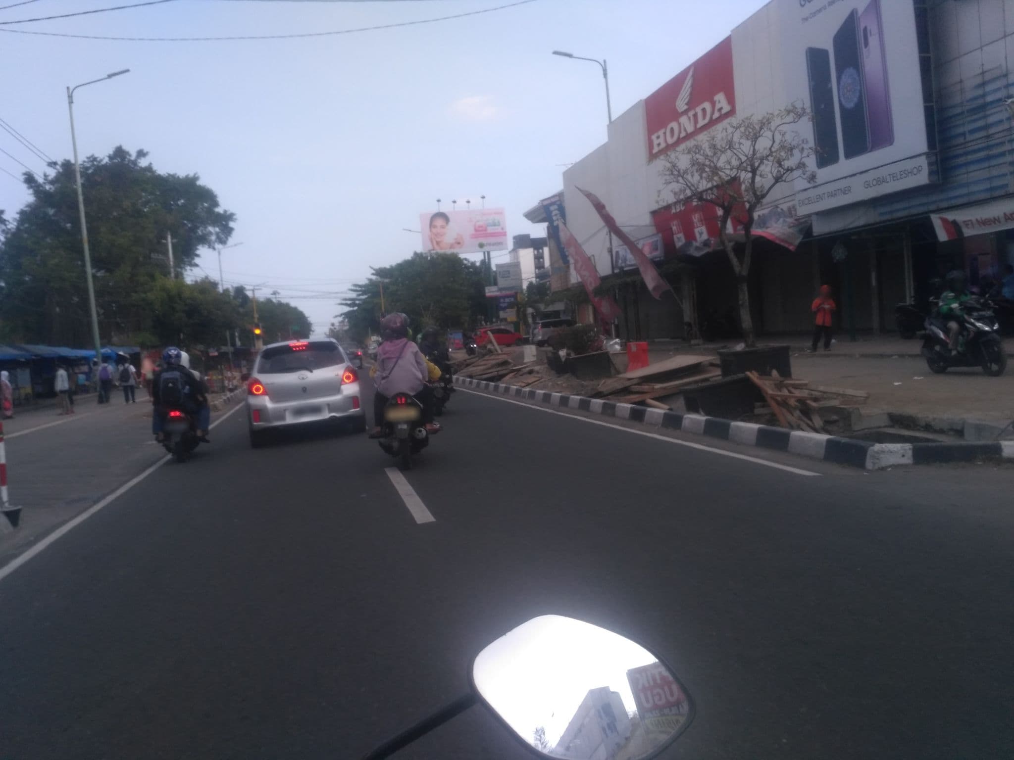 Street view near Grand Zuri Hotel, Yogyakarta — © dina_permata (CC BY-SA · Mapillary)