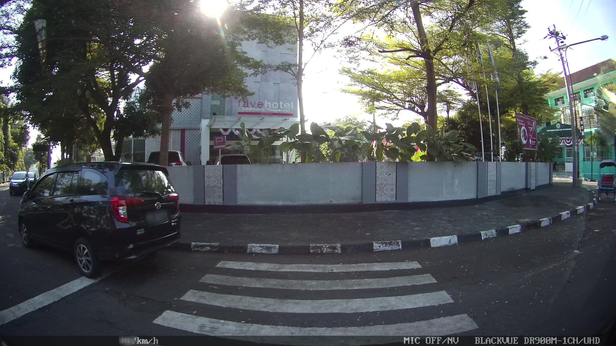 Street view near favehotel Malioboro, Yogyakarta — © kaart5 (CC BY-SA · Mapillary)