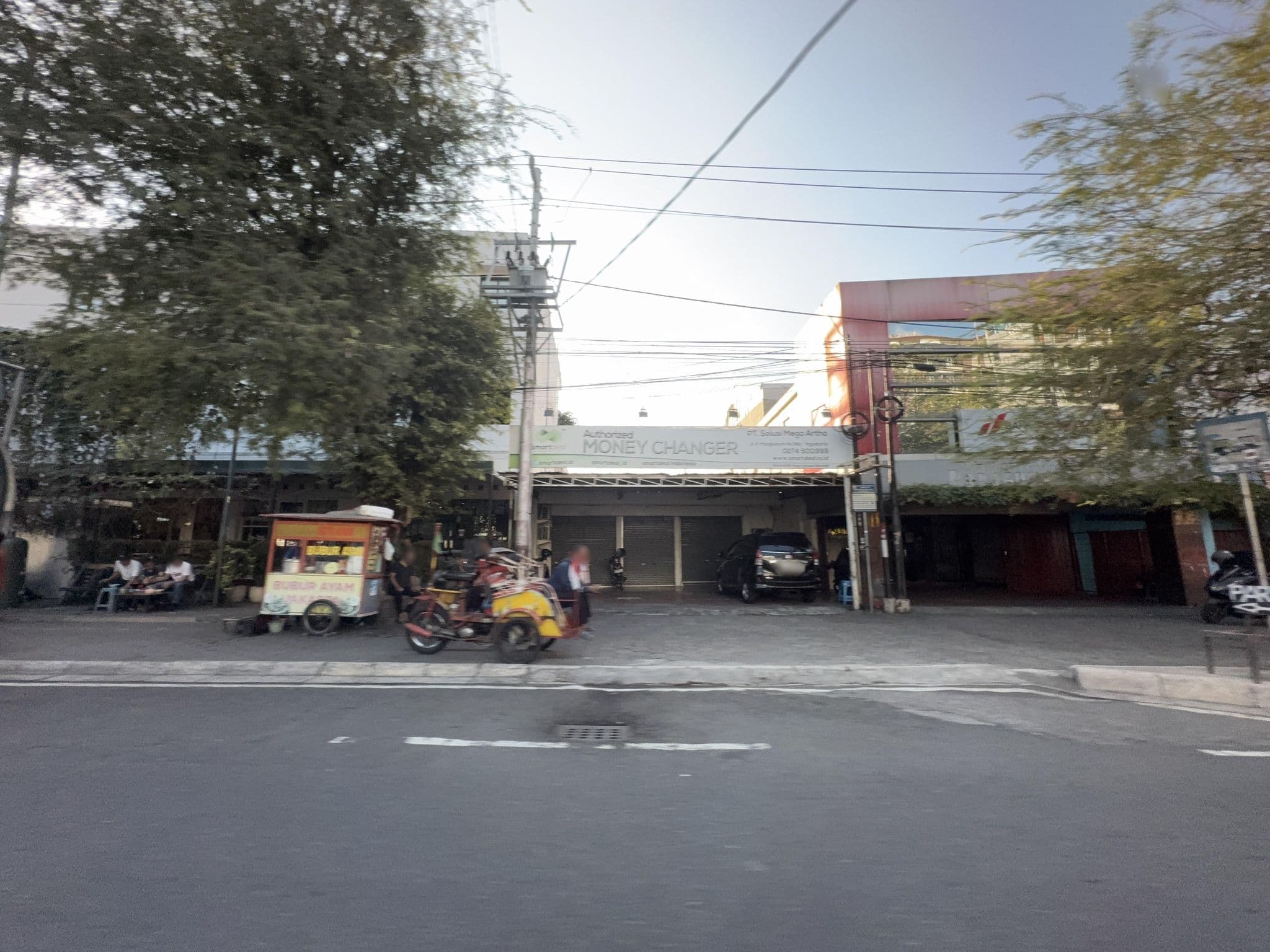 Street view near Pasiraman Poolbar THE 1O1, Yogyakarta — © filipb (CC BY-SA · Mapillary)