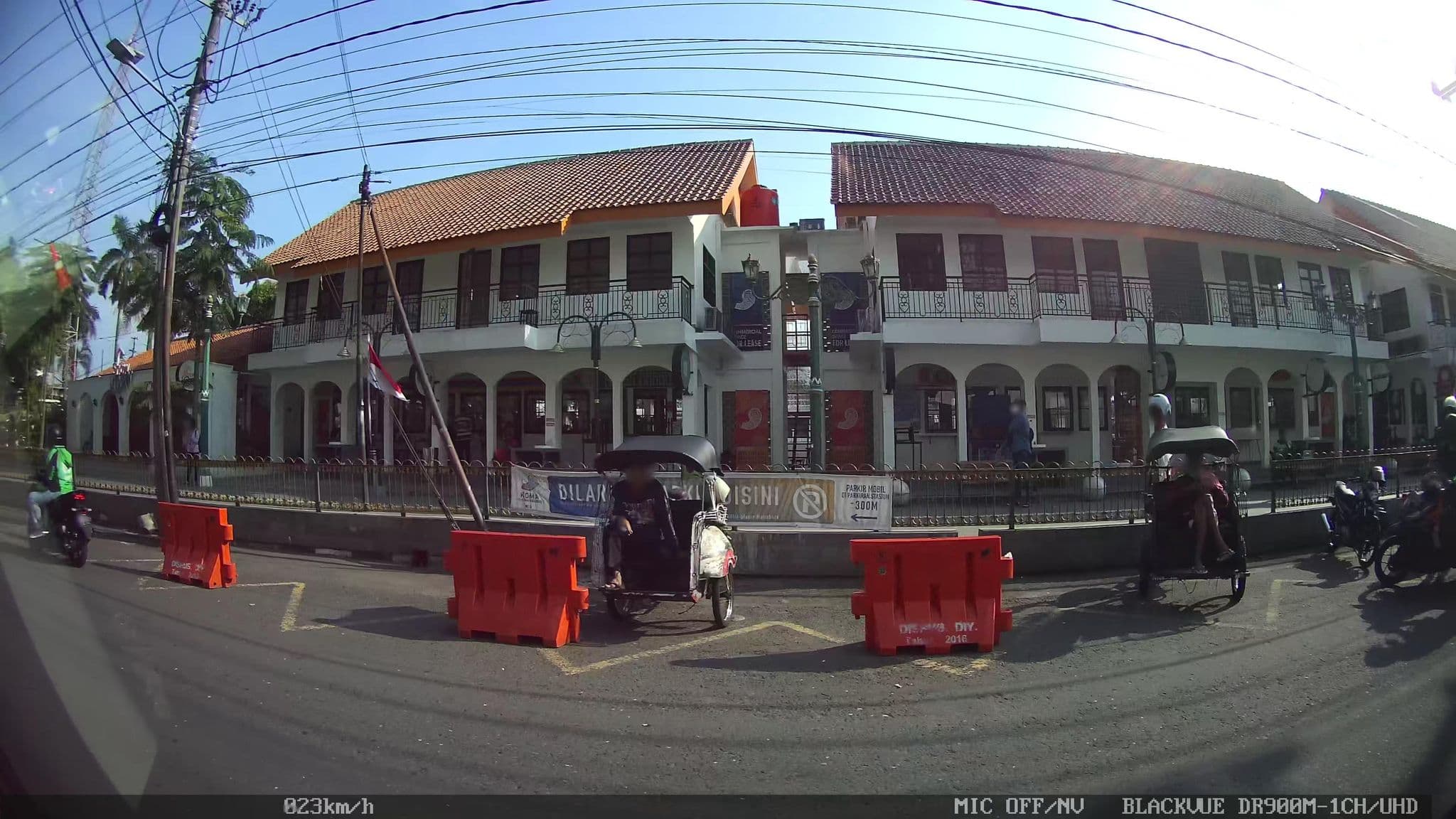Street view near recepsionist kartika hotel, Yogyakarta — © kaart_2 (CC BY-SA · Mapillary)