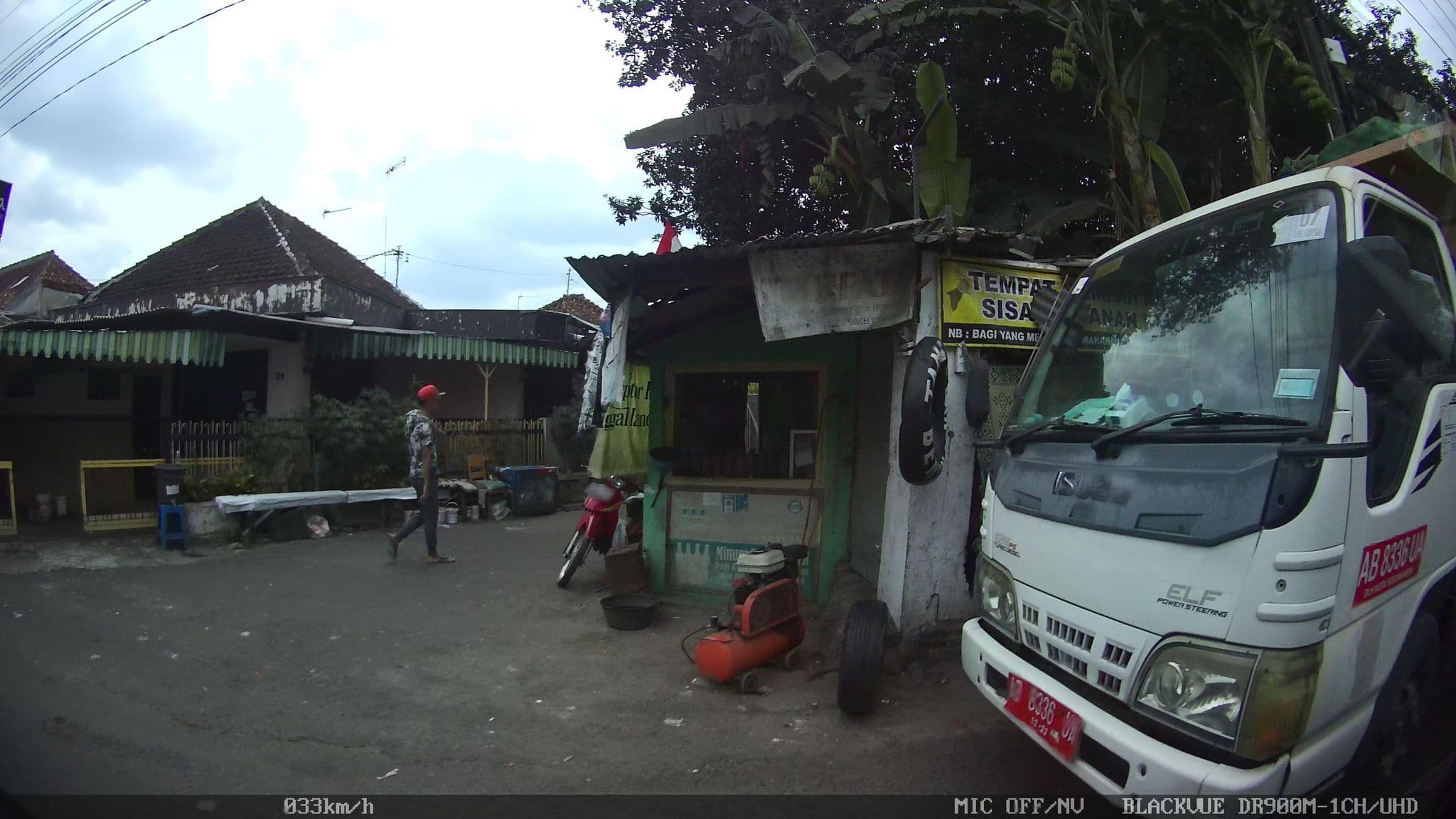 Street view near Vala Hotel, Yogyakarta — © kaart5 (CC BY-SA · Mapillary)