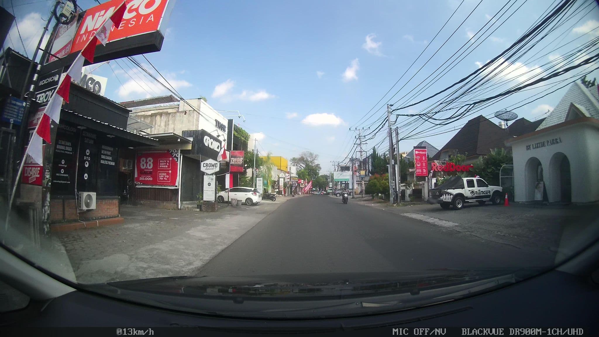 Street view near Plaza Hotel, Yogyakarta — © kaart5 (CC BY-SA · Mapillary)