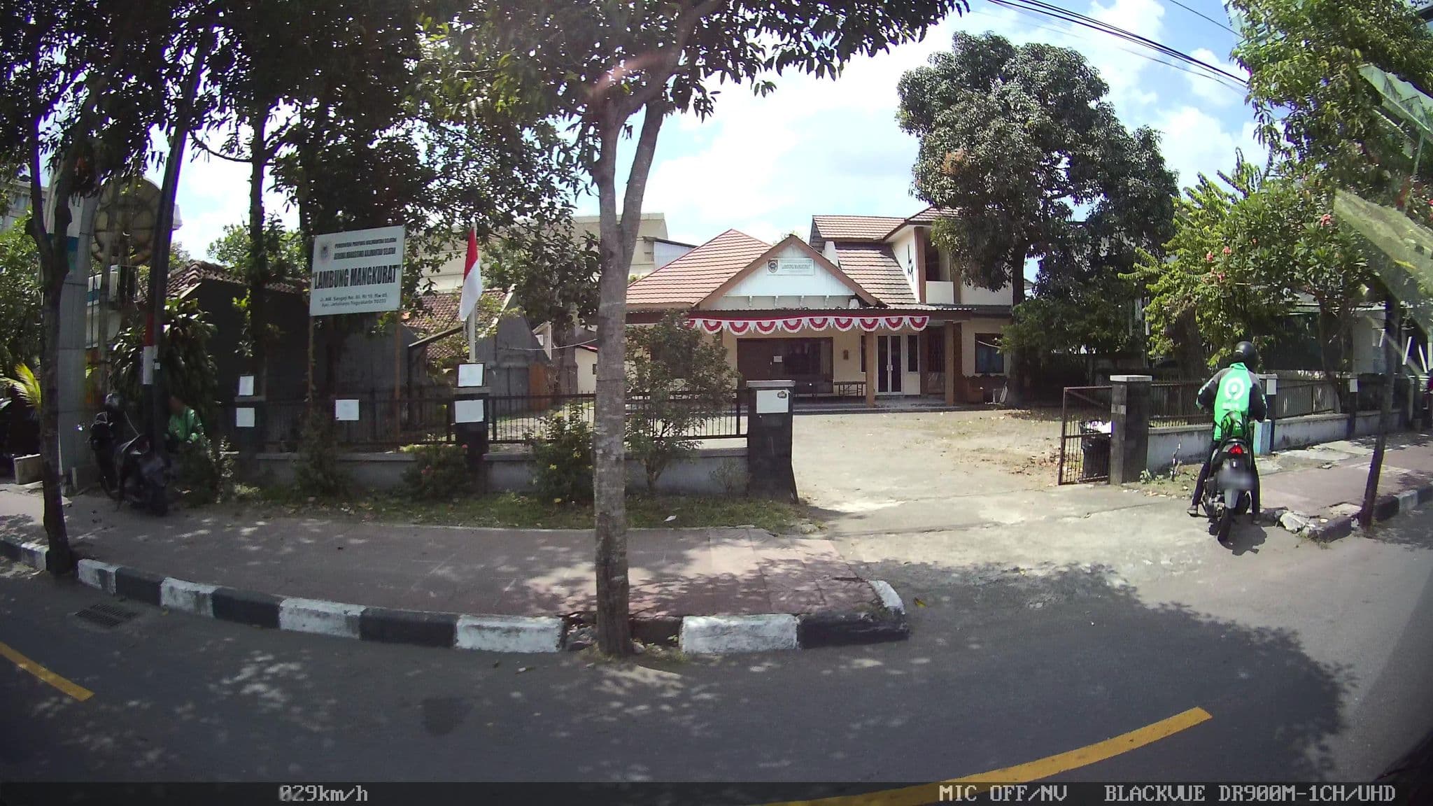 Street view near ndalem suratin, Yogyakarta — © kaart_2 (CC BY-SA · Mapillary)