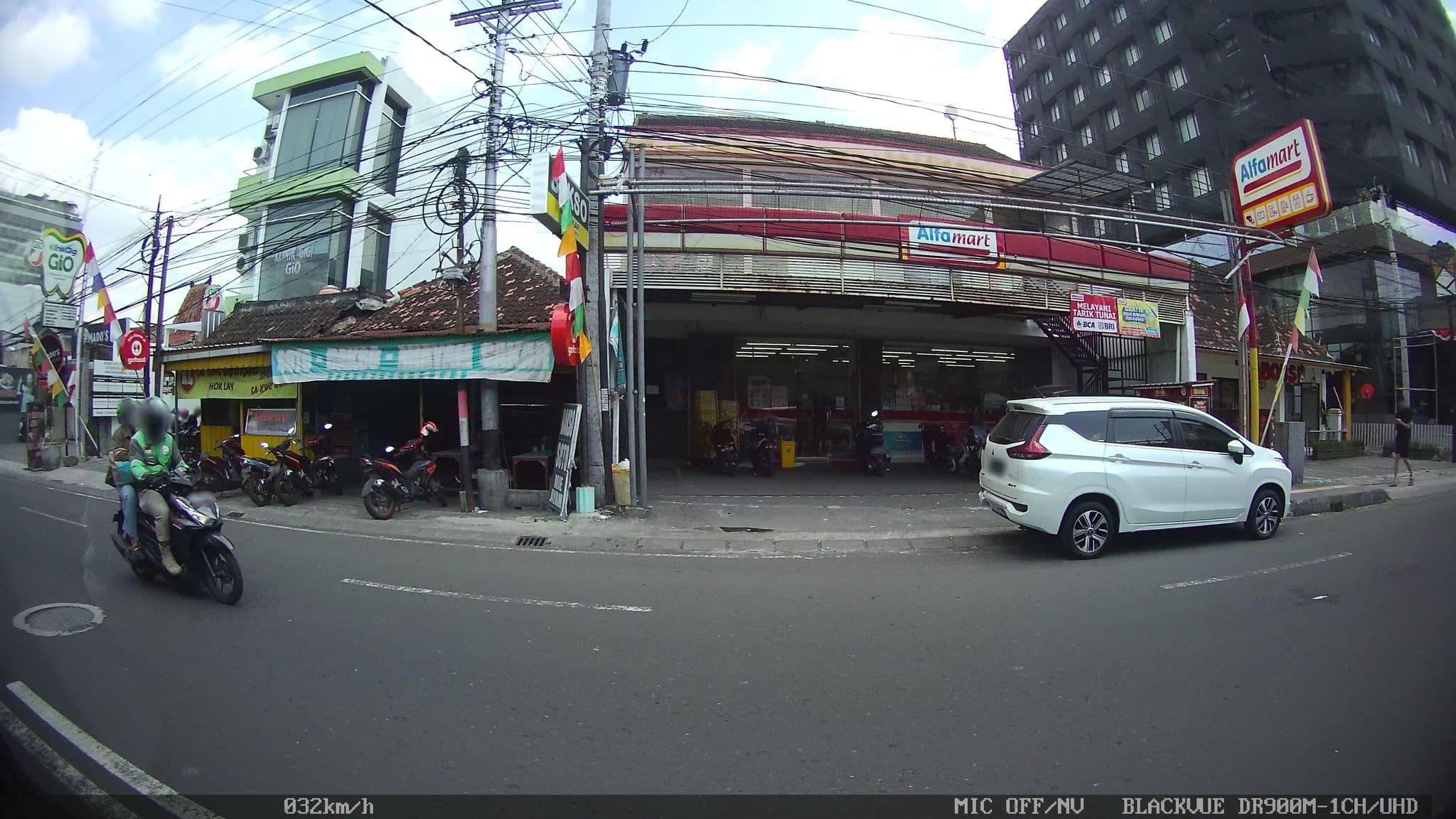 Street view near Swimming Pool Artotel Yogyakarta., Melati — © kaart_2 (CC BY-SA · Mapillary)