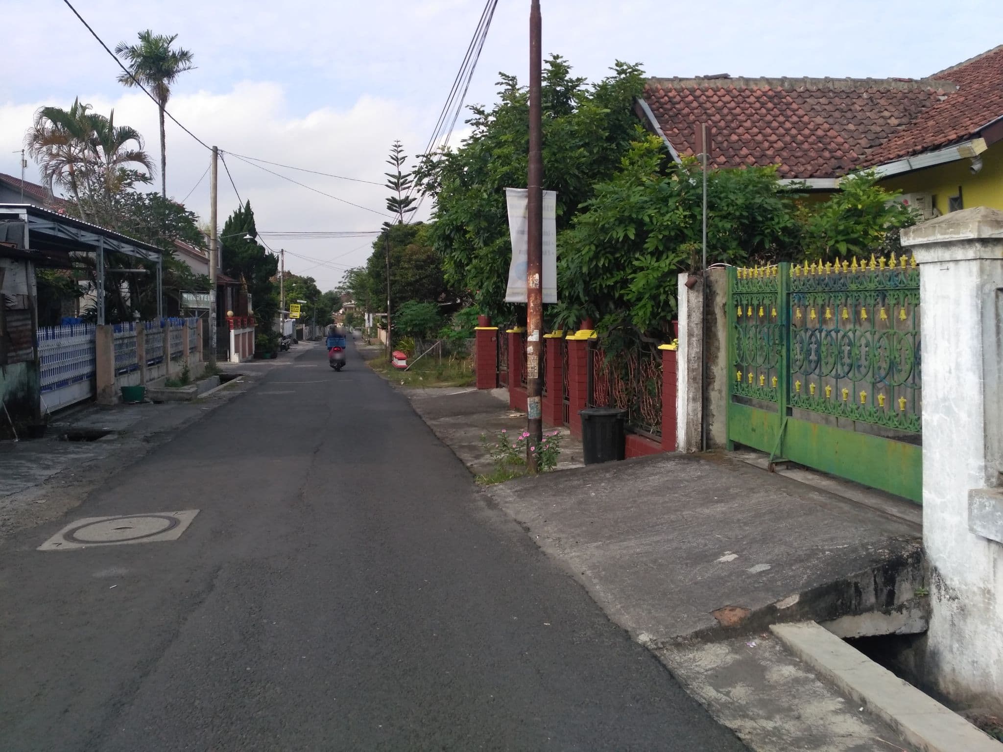 Street view near Bale Tentram Homestay, Melati — © dina_permata (CC BY-SA · Mapillary)
