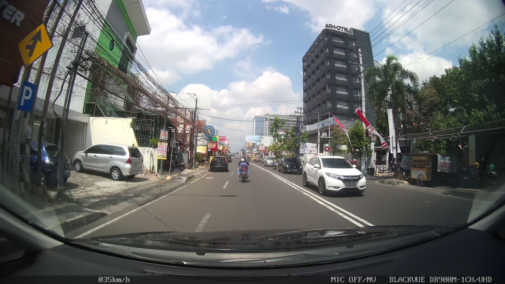Street view near Swimming Pool Hotel Cakra Musuma, Melati — © kaart_1 (CC BY-SA · Mapillary)