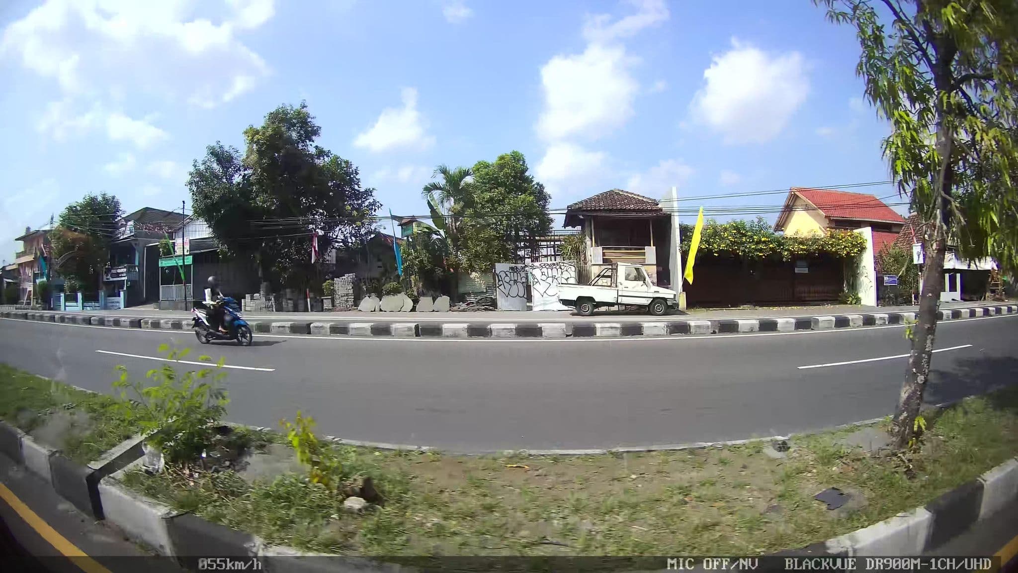 Street view near Hotel Mawar Saron 2, Melati — © kaart_1 (CC BY-SA · Mapillary)