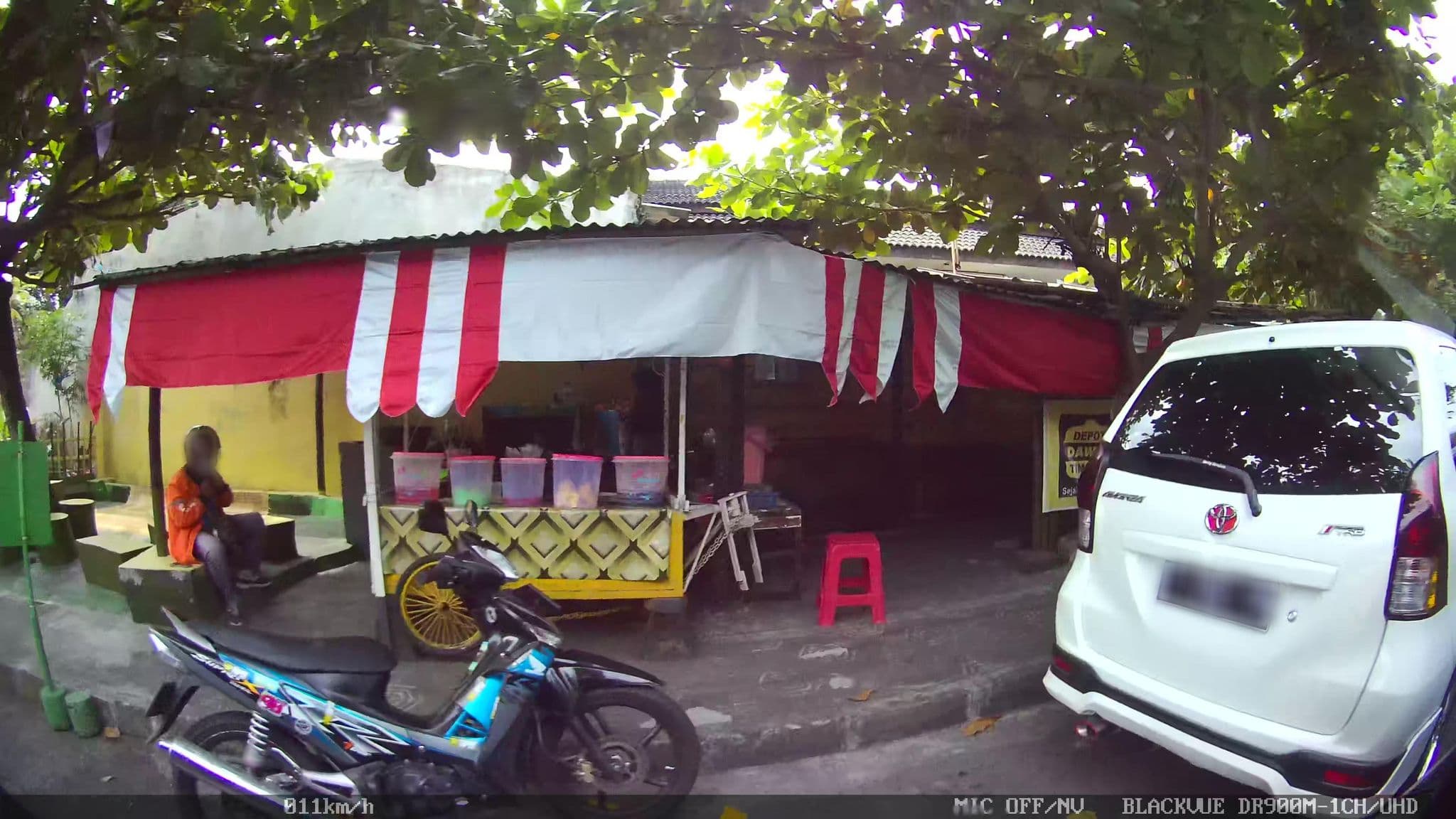 Street view near Mess Mandala, Yogyakarta — © kaart_2 (CC BY-SA · Mapillary)