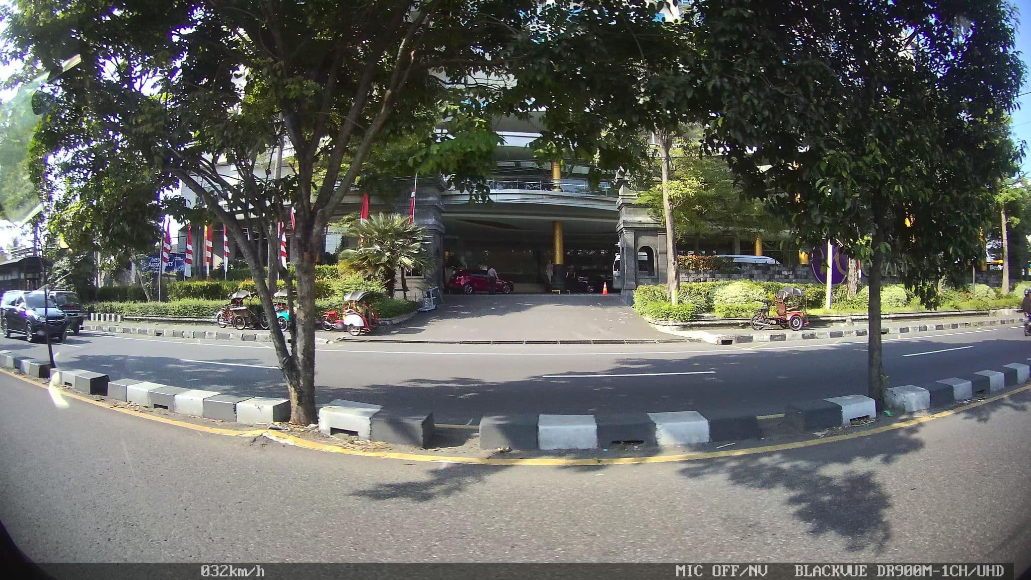 Street view near Ibis Yogyakarta Adi Sucipto, Yogyakarta — © kaart_1 (CC BY-SA · Mapillary)