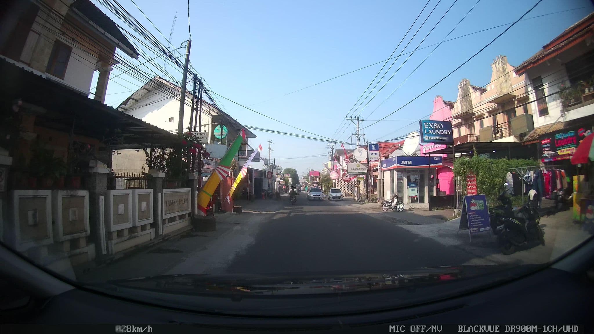 Street view near Viure Cafe And Guesthouse, Melati — © kaart_2 (CC BY-SA · Mapillary)