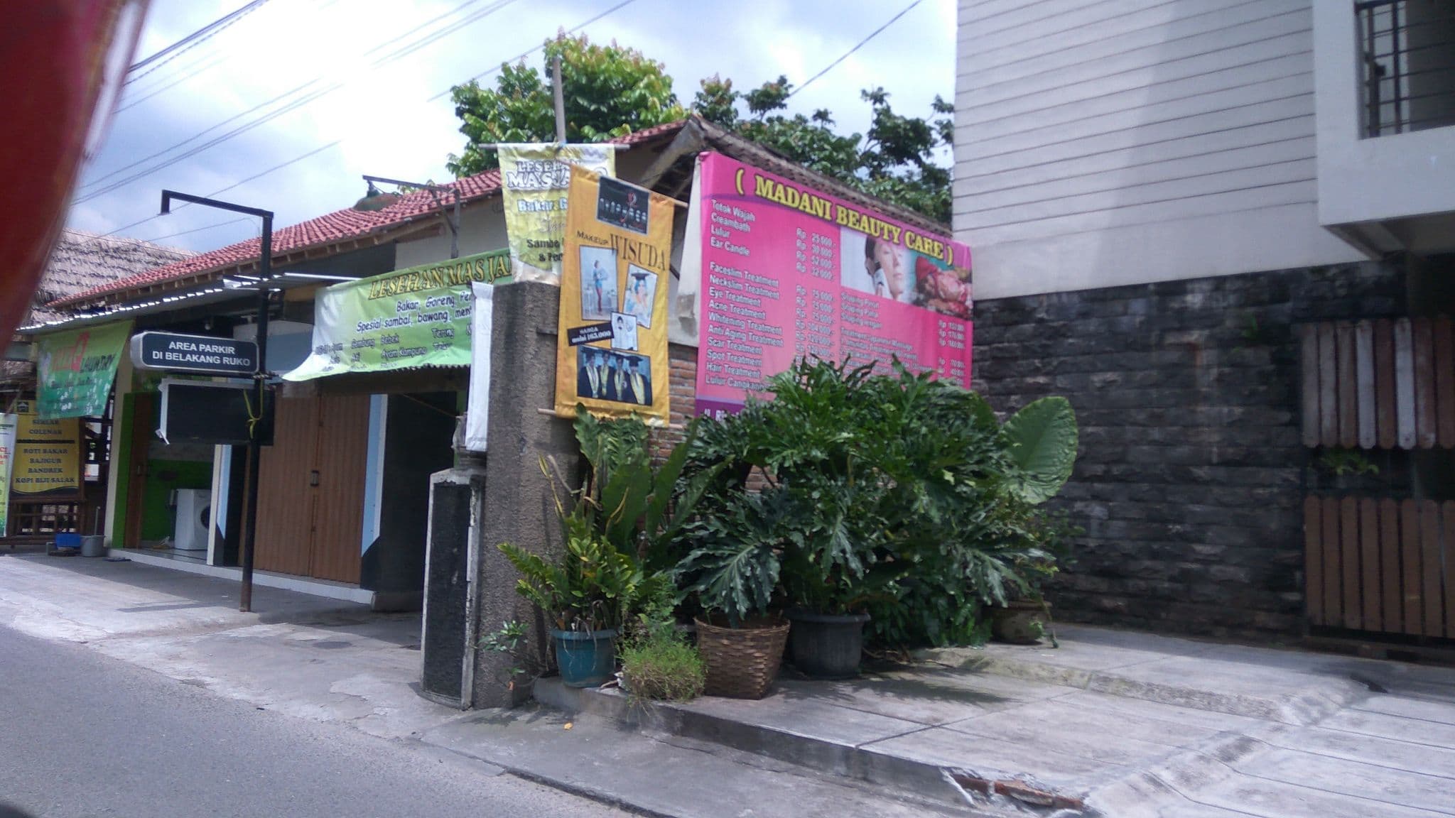 Street view near Kost Nympahea bali, Melati — © hestiningsih (CC BY-SA · Mapillary)