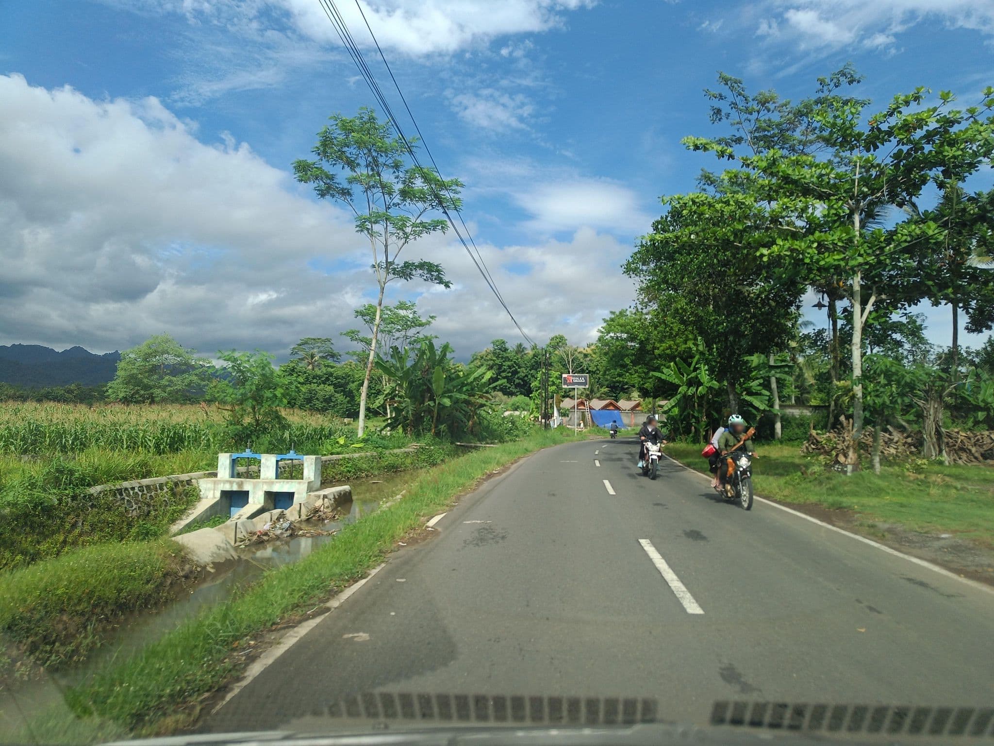 Street view near Rumah Dharma 2 Riverside, Muntilan — © hen0ch (CC BY-SA · Mapillary)
