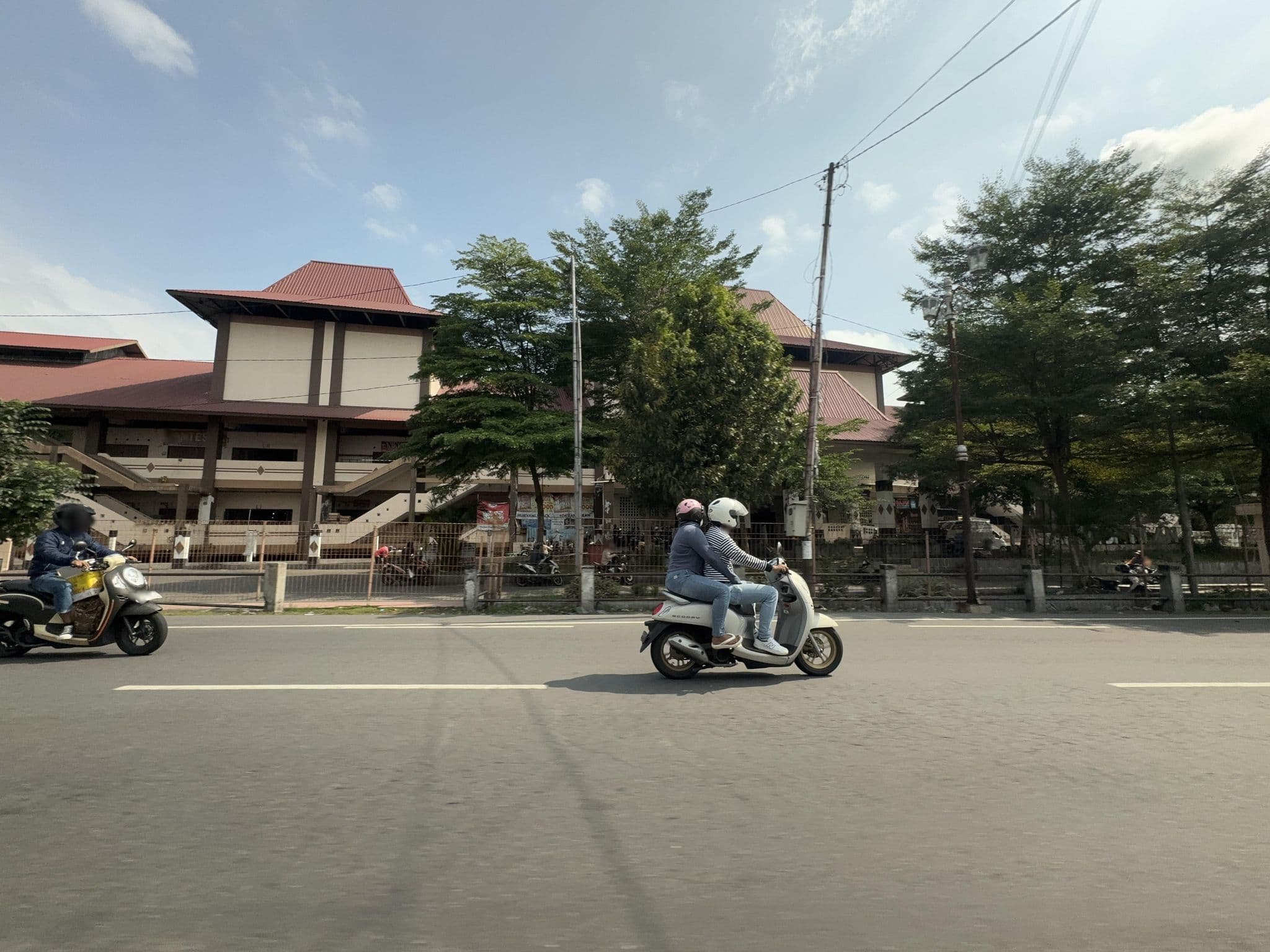 Street view near Front One Inn Muntilan, Muntilan — © filipb (CC BY-SA · Mapillary)