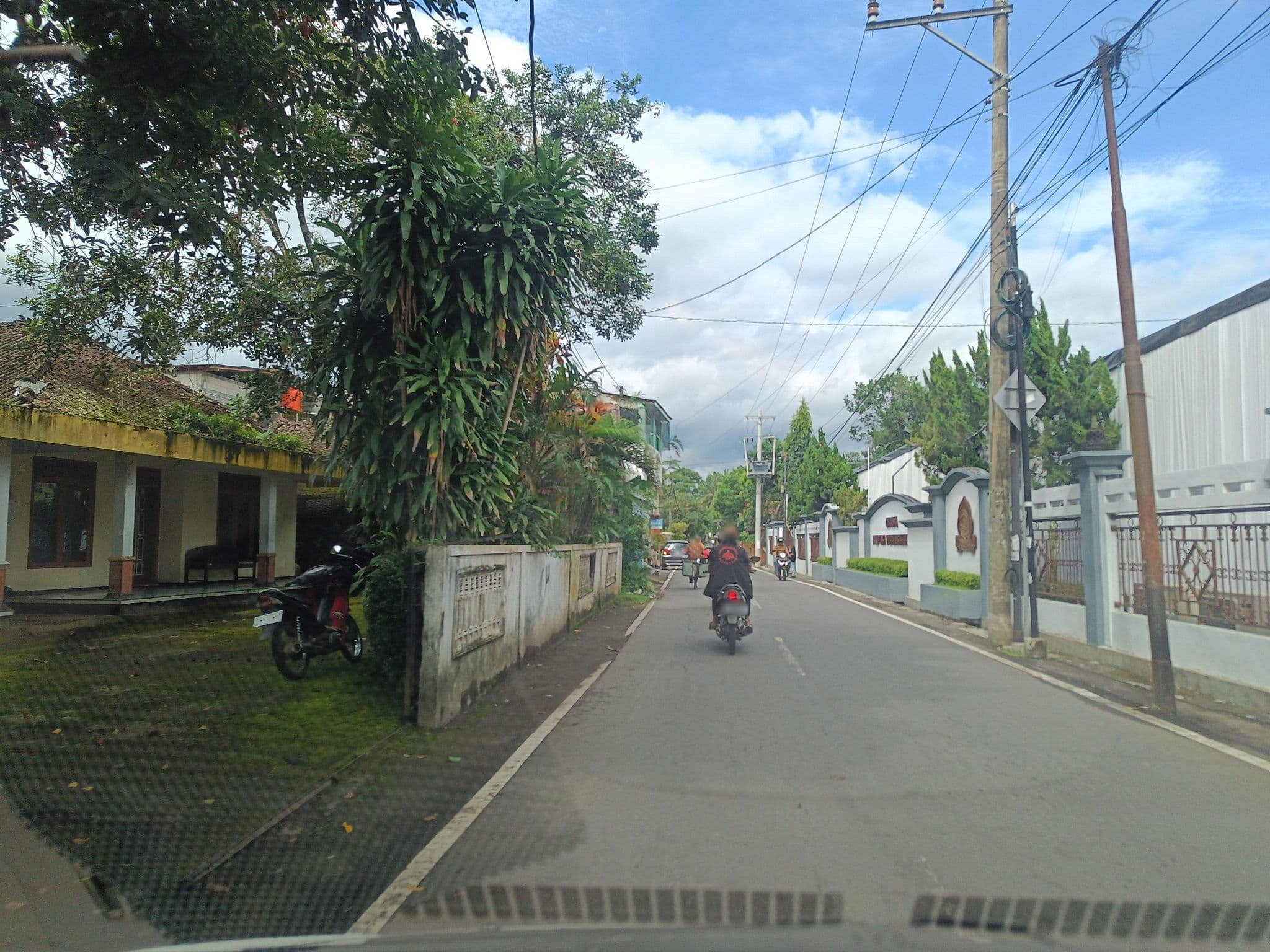 Street view near Home Stay Borobudur, Muntilan — © hen0ch (CC BY-SA · Mapillary)